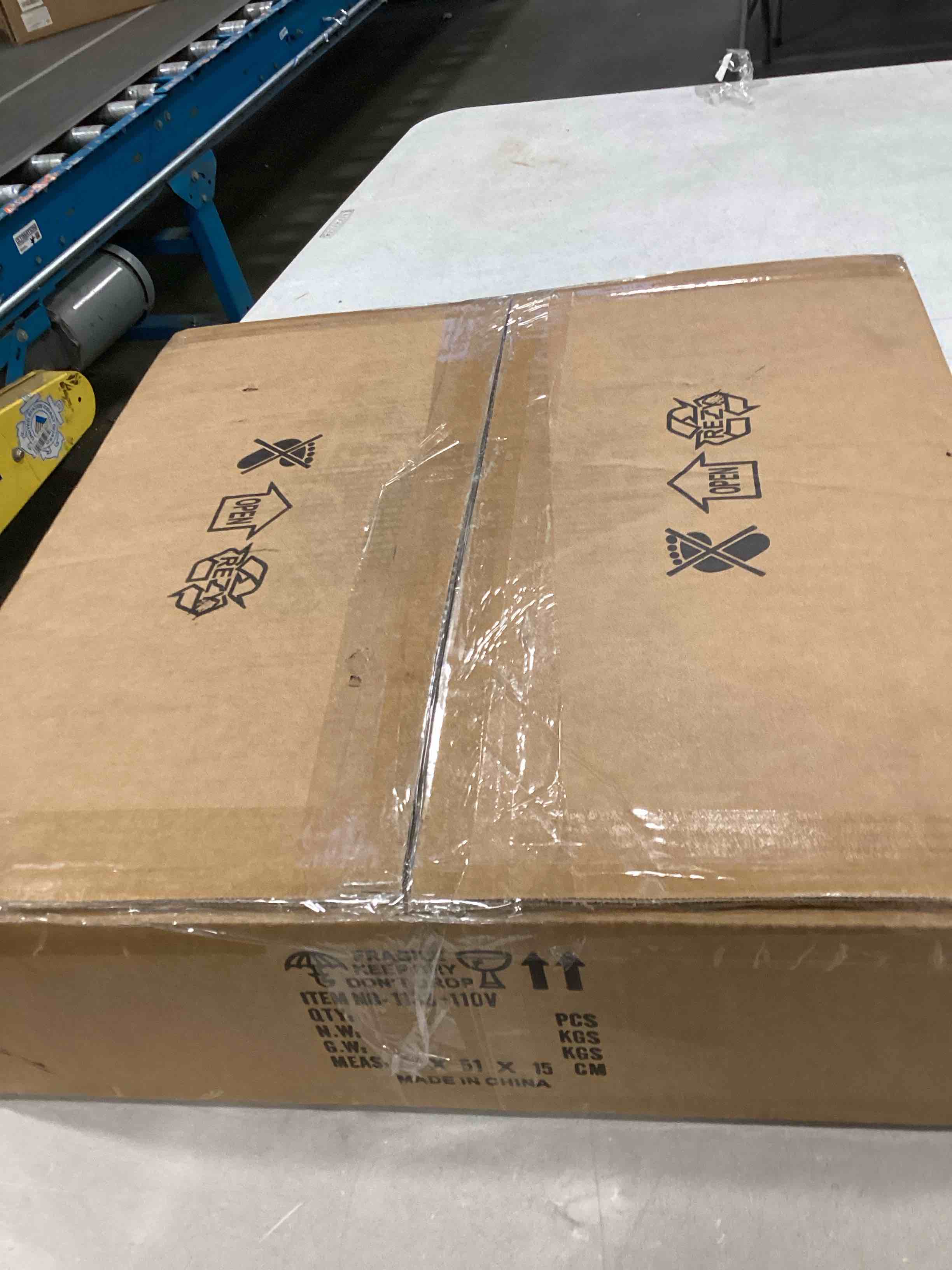 https://s3.amazonaws.com/lotting-images-prod/bidfta/GRA1960967_1738329225849.jpeg