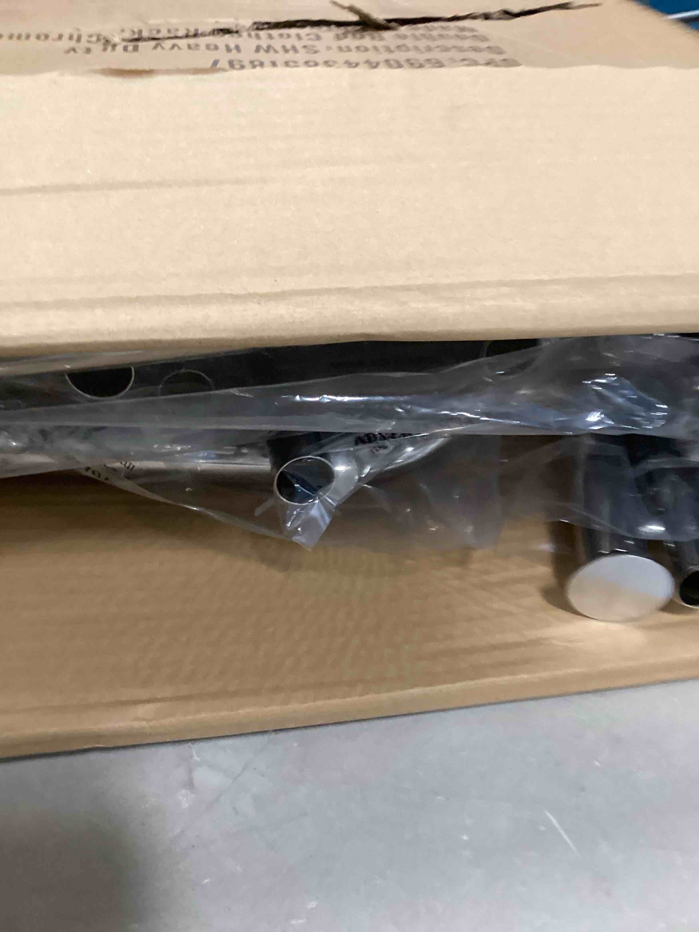https://s3.amazonaws.com/lotting-images-prod/bidfta/GRA1960969_1738328754128.jpeg