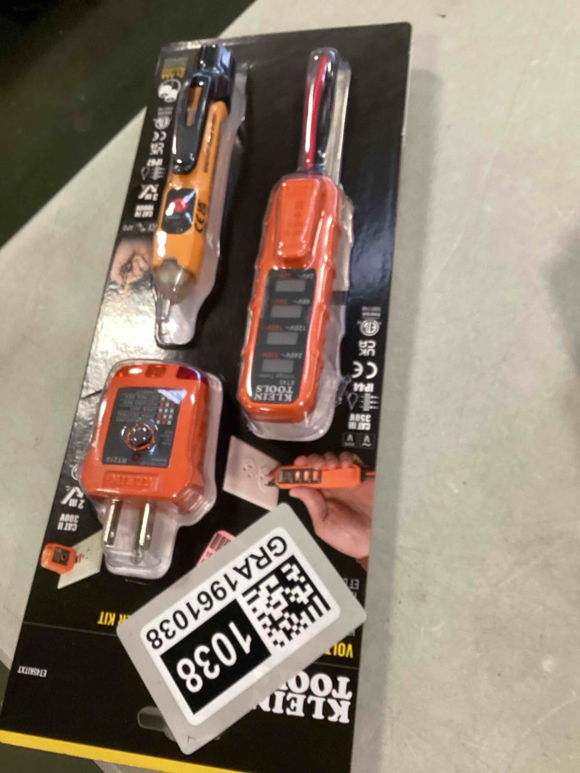 https://s3.amazonaws.com/lotting-images-prod/bidfta/GRA1961046_1738337092973.jpeg