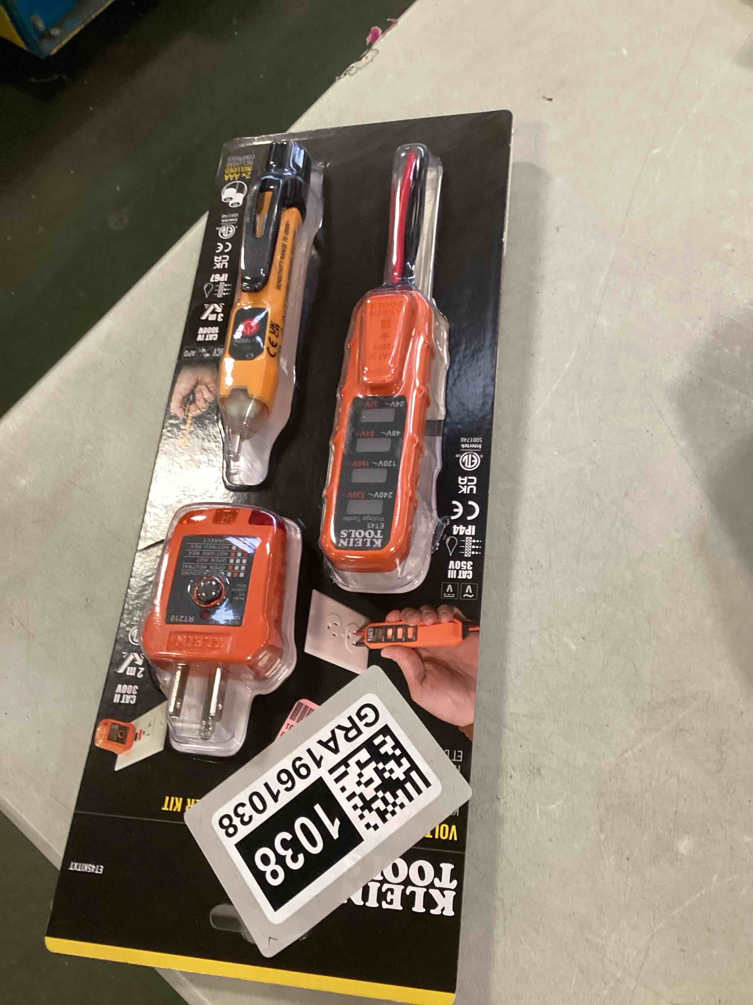 https://s3.amazonaws.com/lotting-images-prod/bidfta/GRA1961046_1738337094897.jpeg