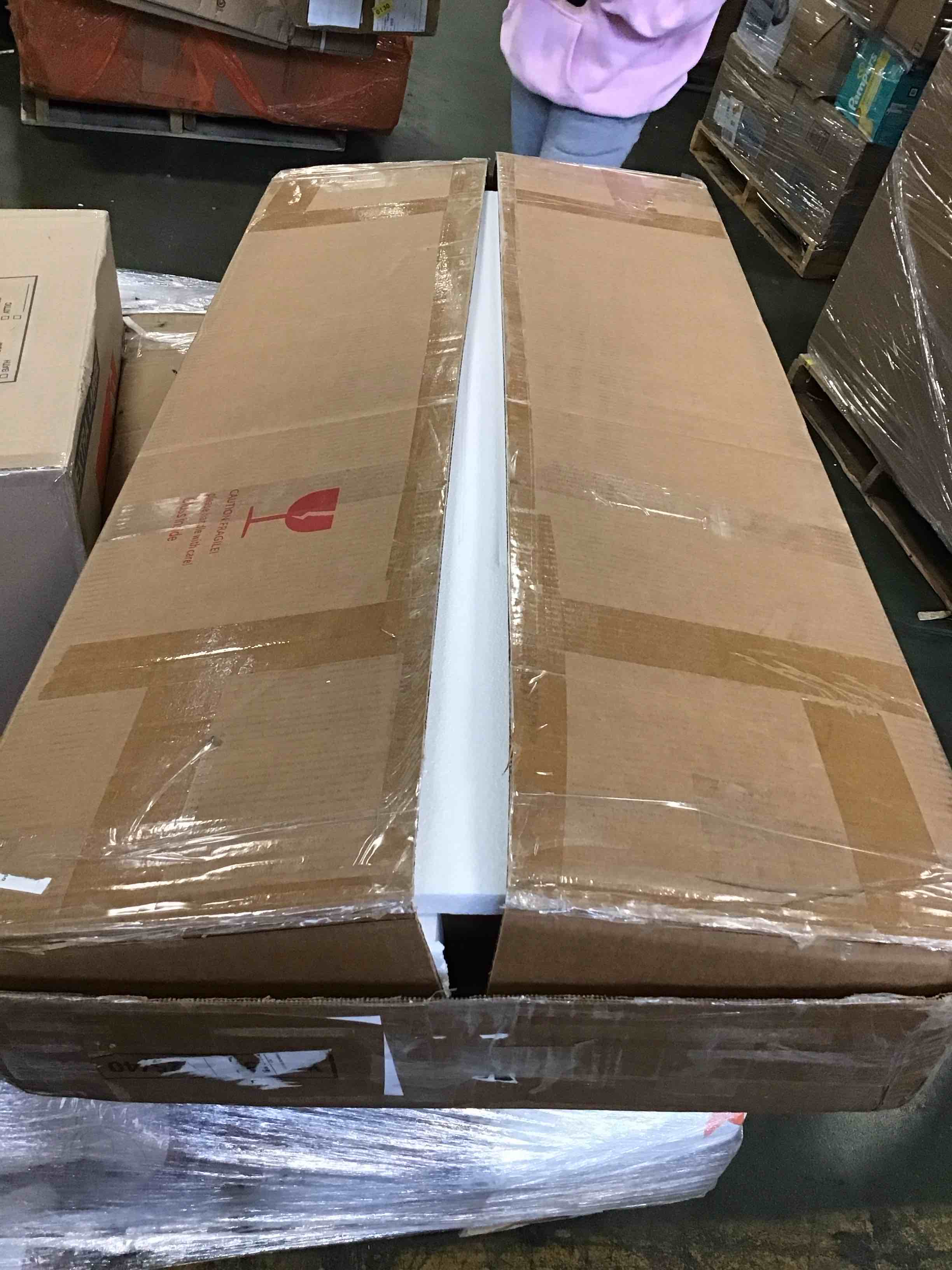 https://s3.amazonaws.com/lotting-images-prod/bidfta/GRA1961611_1739371532586.jpeg