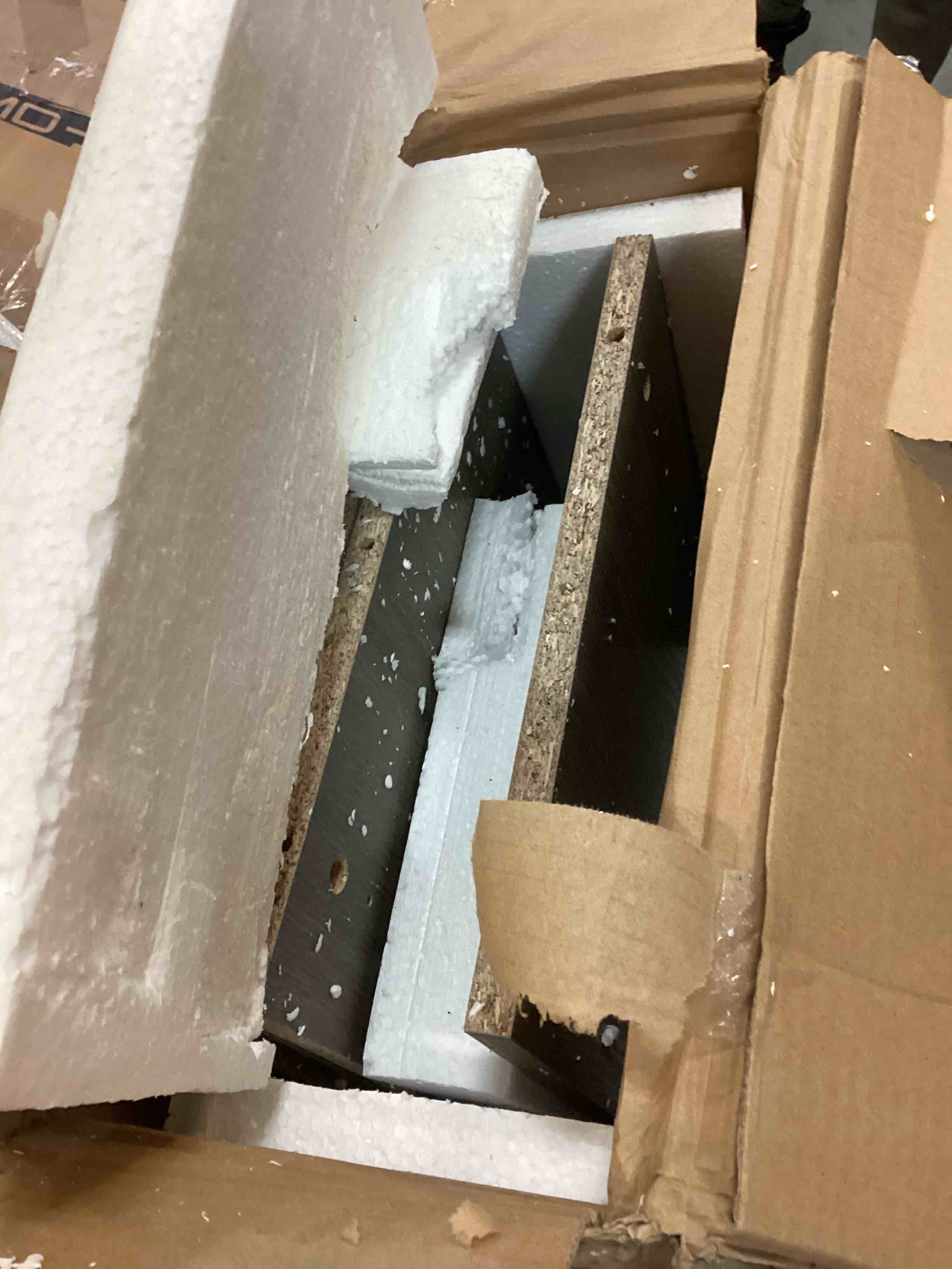 https://s3.amazonaws.com/lotting-images-prod/bidfta/GRA1961750_1739455932176.jpeg