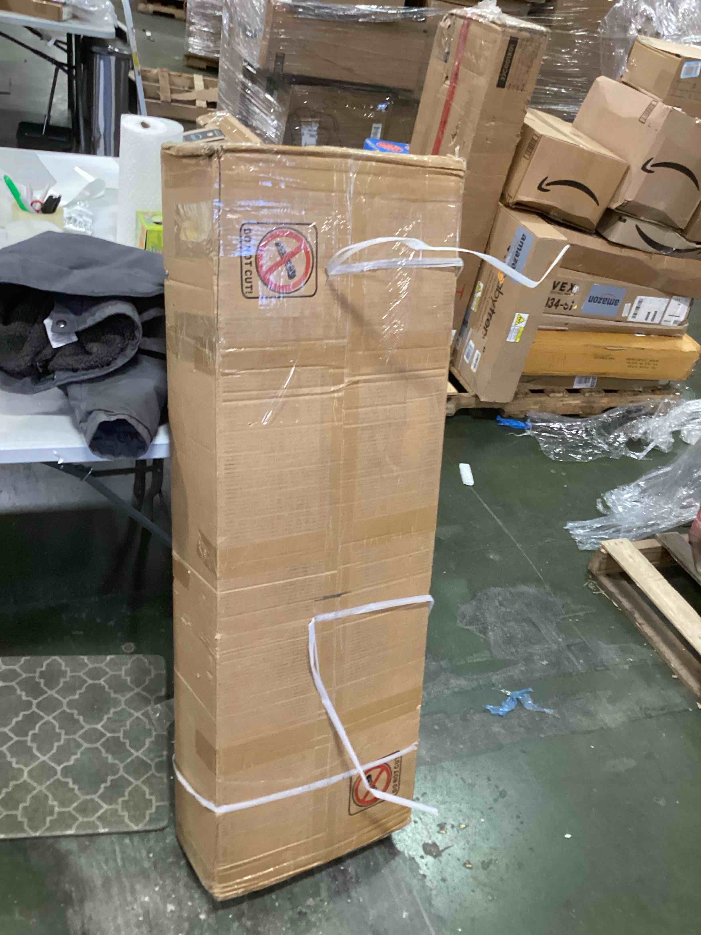 https://s3.amazonaws.com/lotting-images-prod/bidfta/GRA1962260_1740144148153.jpeg