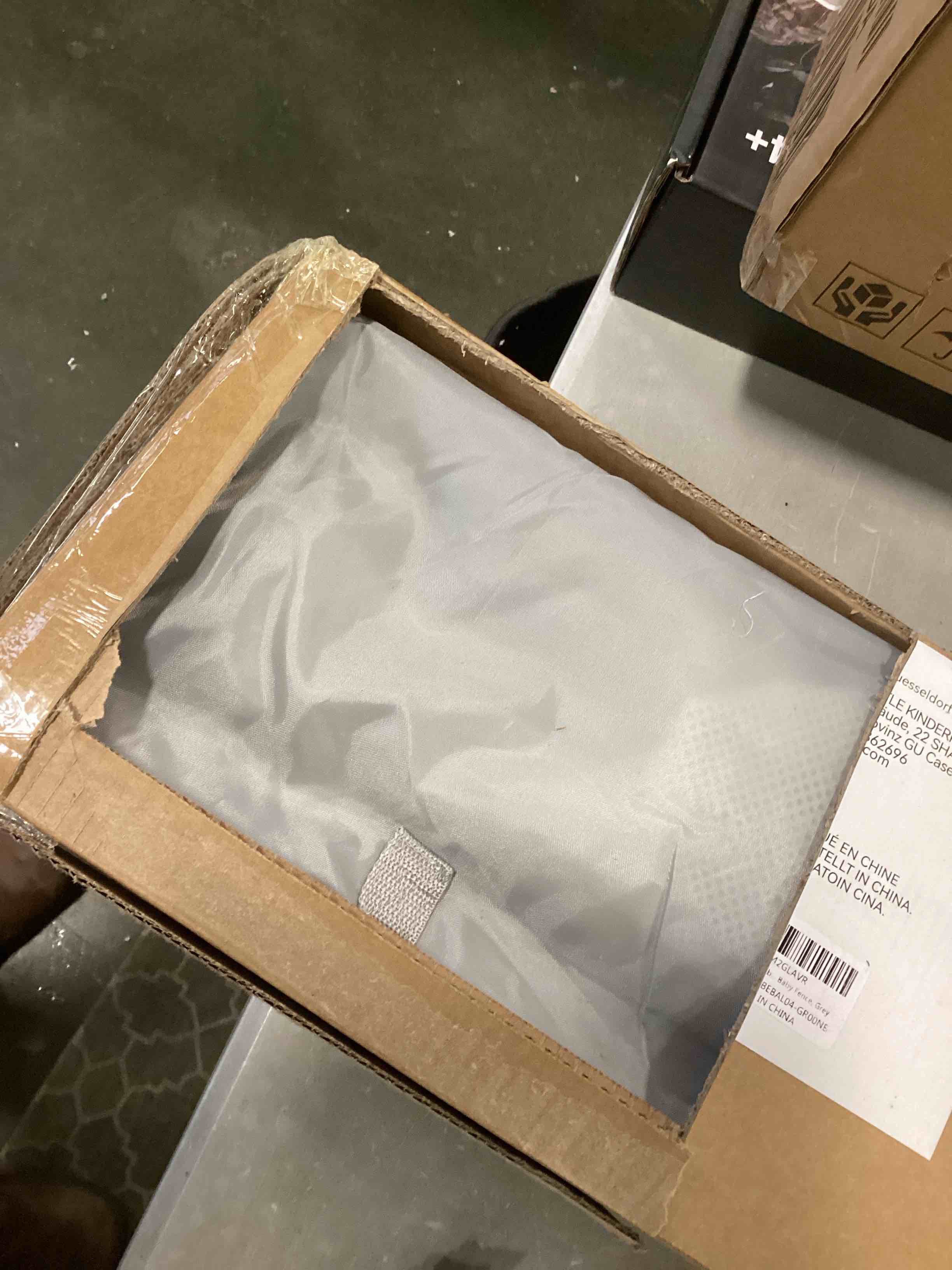 https://s3.amazonaws.com/lotting-images-prod/bidfta/GRA1962261_1740144774796.jpeg