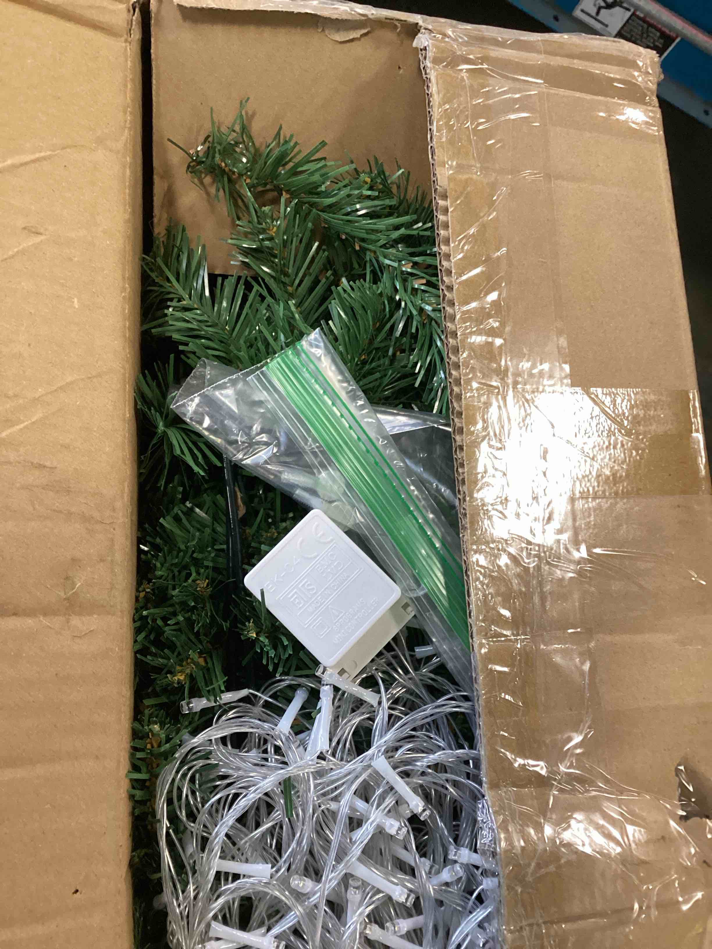 https://s3.amazonaws.com/lotting-images-prod/bidfta/GRA1962360_1740160743229.jpeg