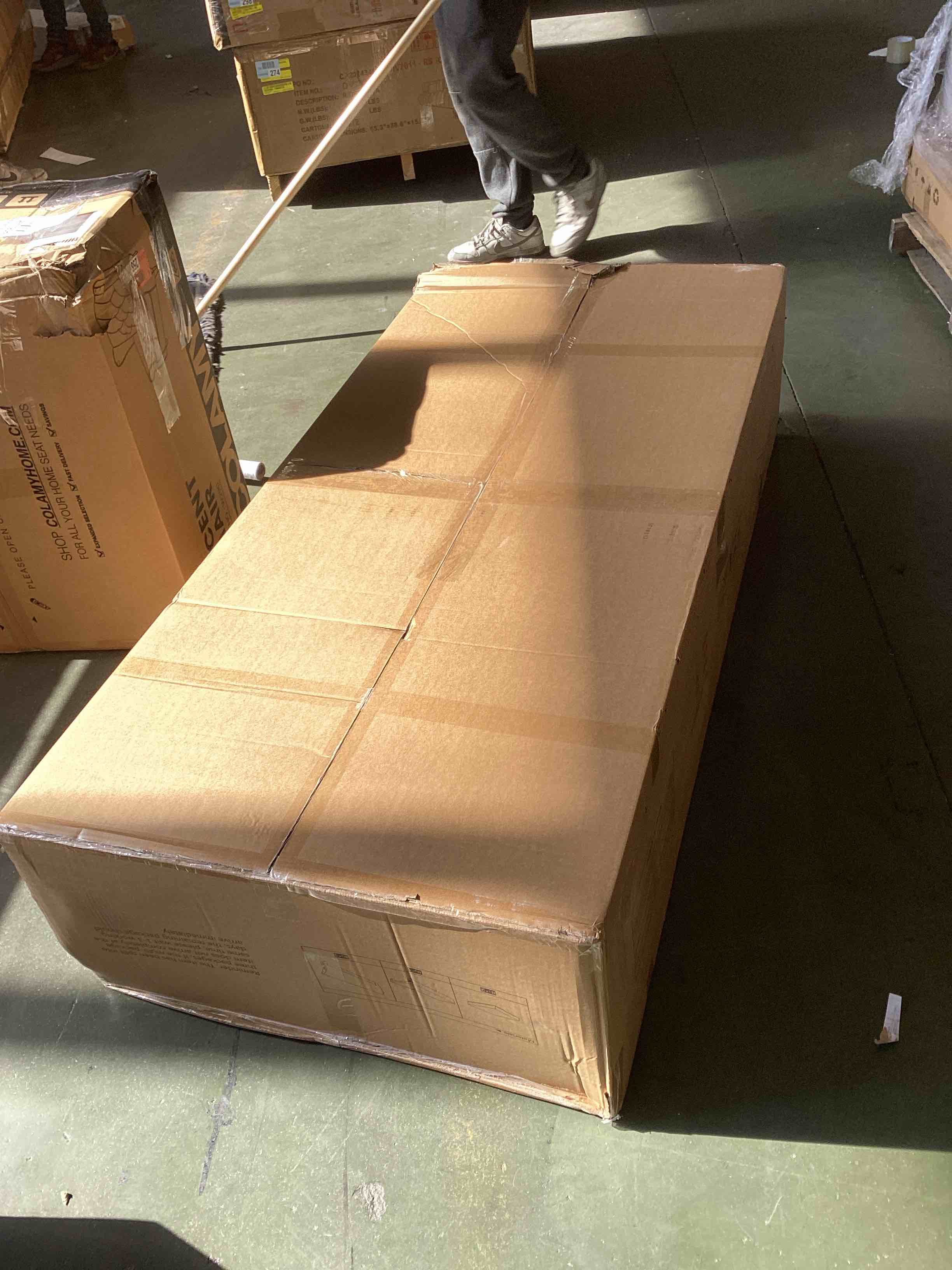 https://s3.amazonaws.com/lotting-images-prod/bidfta/GRA1962860_1740673584447.jpeg