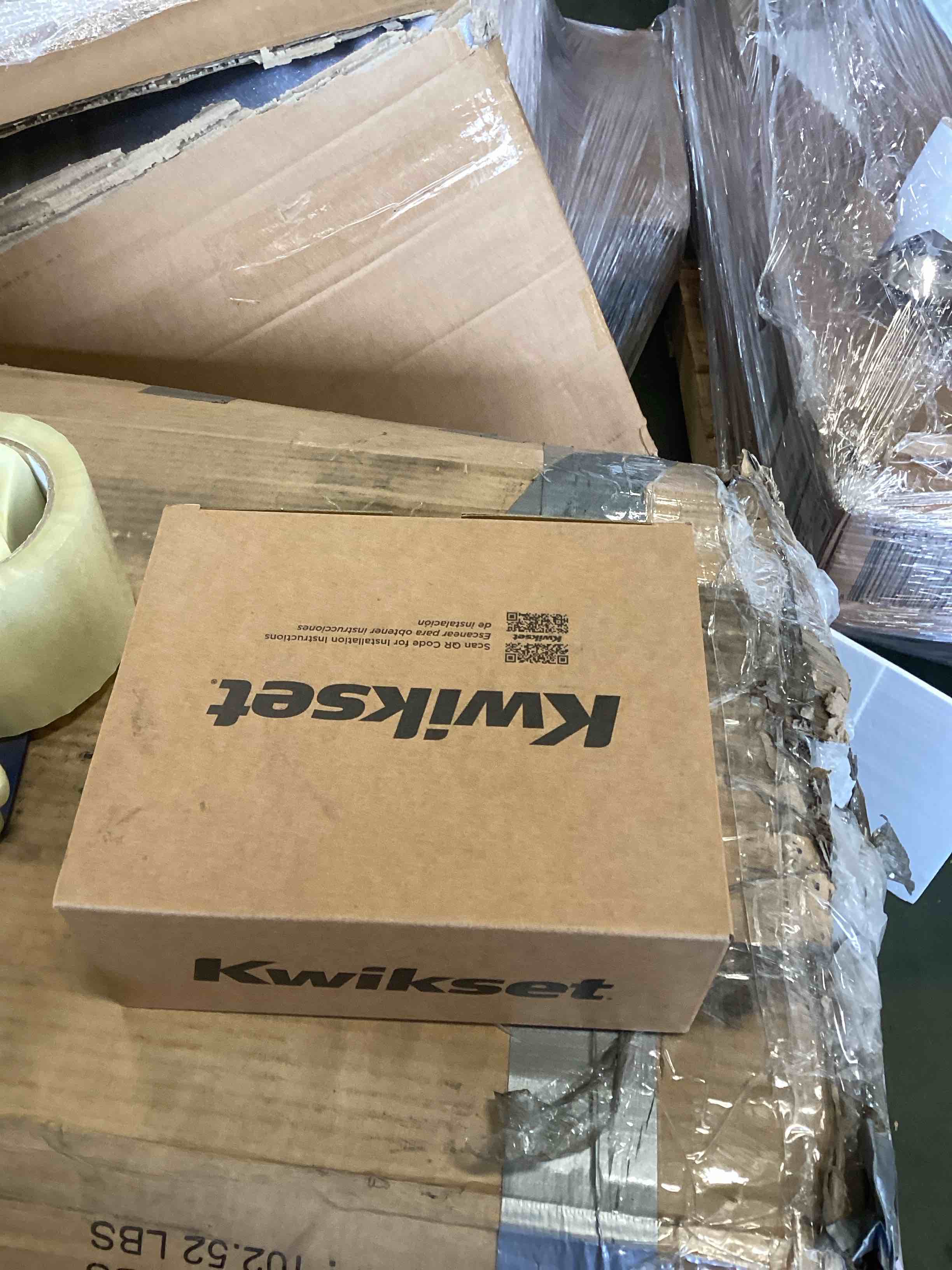 https://s3.amazonaws.com/lotting-images-prod/bidfta/GRA1962871_1740675228385.jpeg