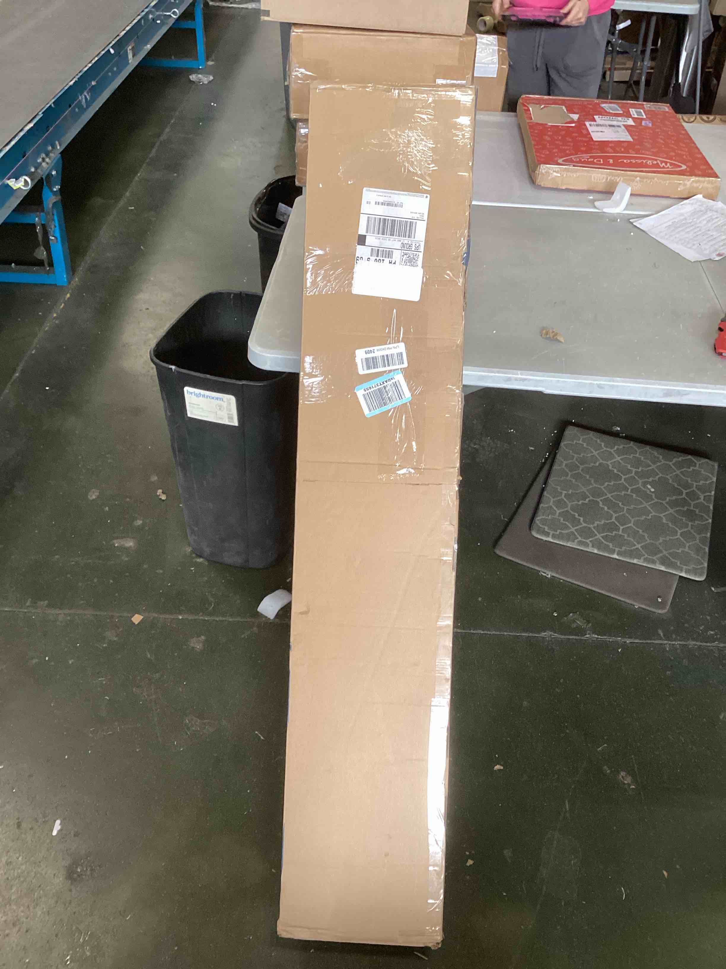 https://s3.amazonaws.com/lotting-images-prod/bidfta/GRA1962989_1741013663508.jpeg