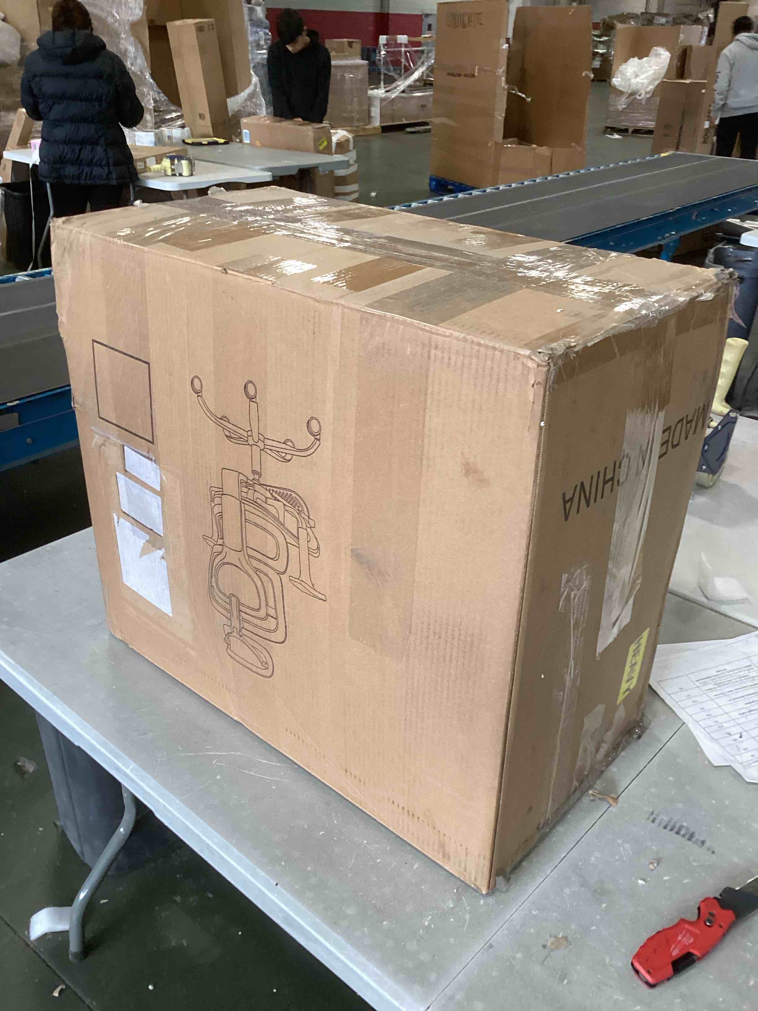 https://s3.amazonaws.com/lotting-images-prod/bidfta/GRA1962992_1741015474890.jpeg
