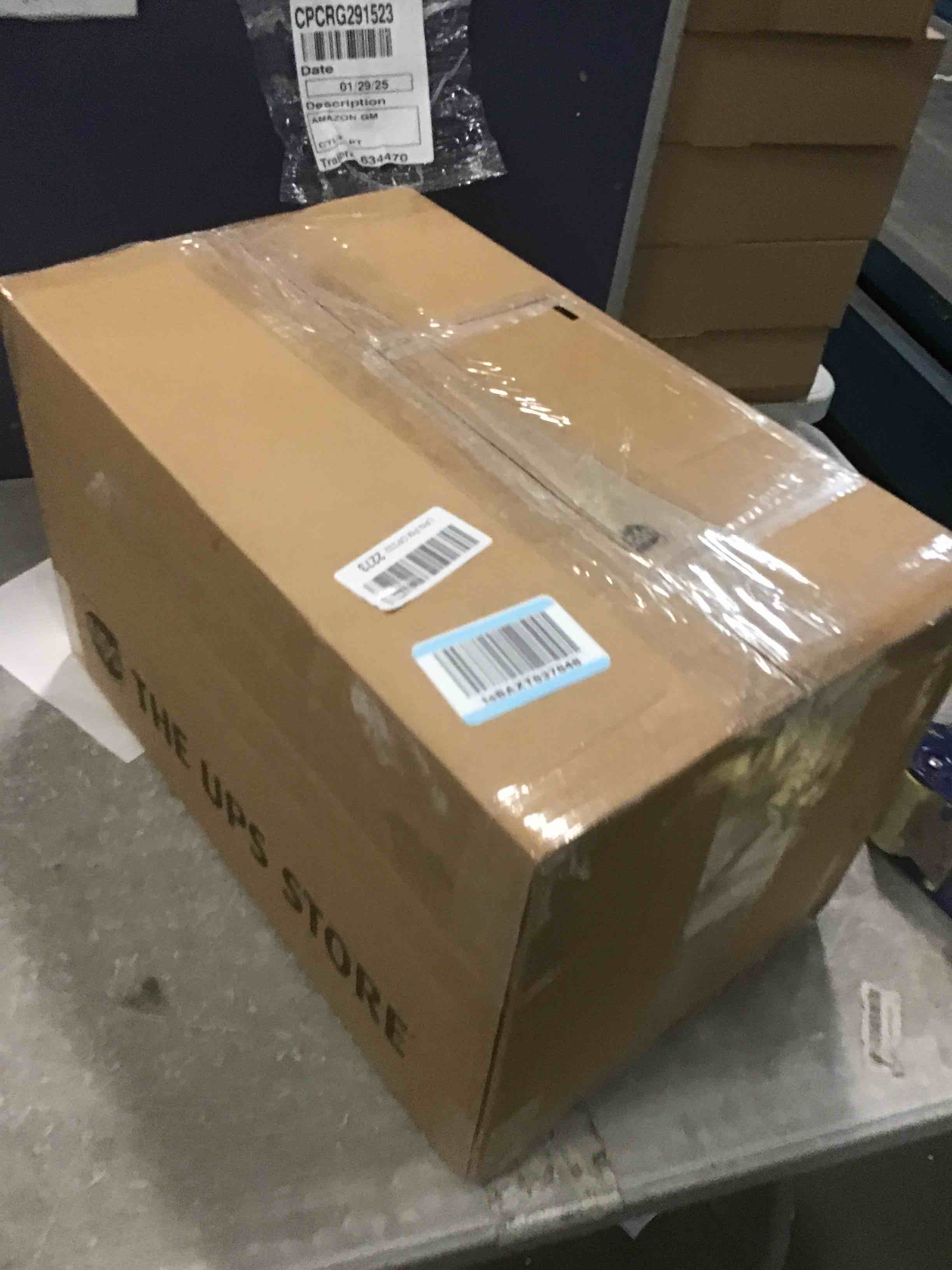 https://s3.amazonaws.com/lotting-images-prod/bidfta/GRA1963052_1738334725417.jpeg