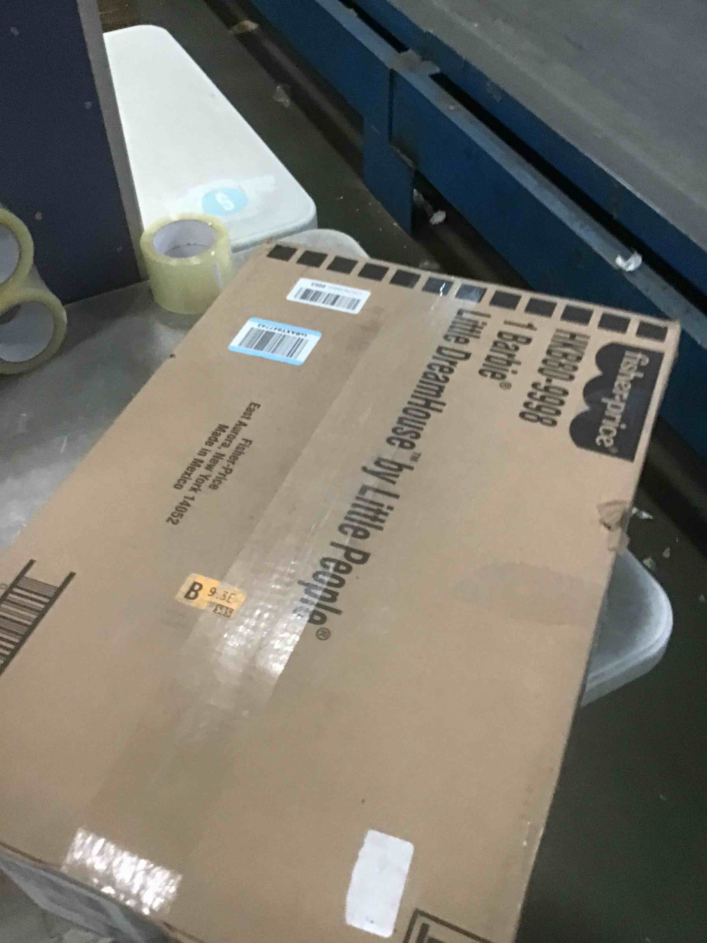 https://s3.amazonaws.com/lotting-images-prod/bidfta/GRA1963237_1738352239802.jpeg
