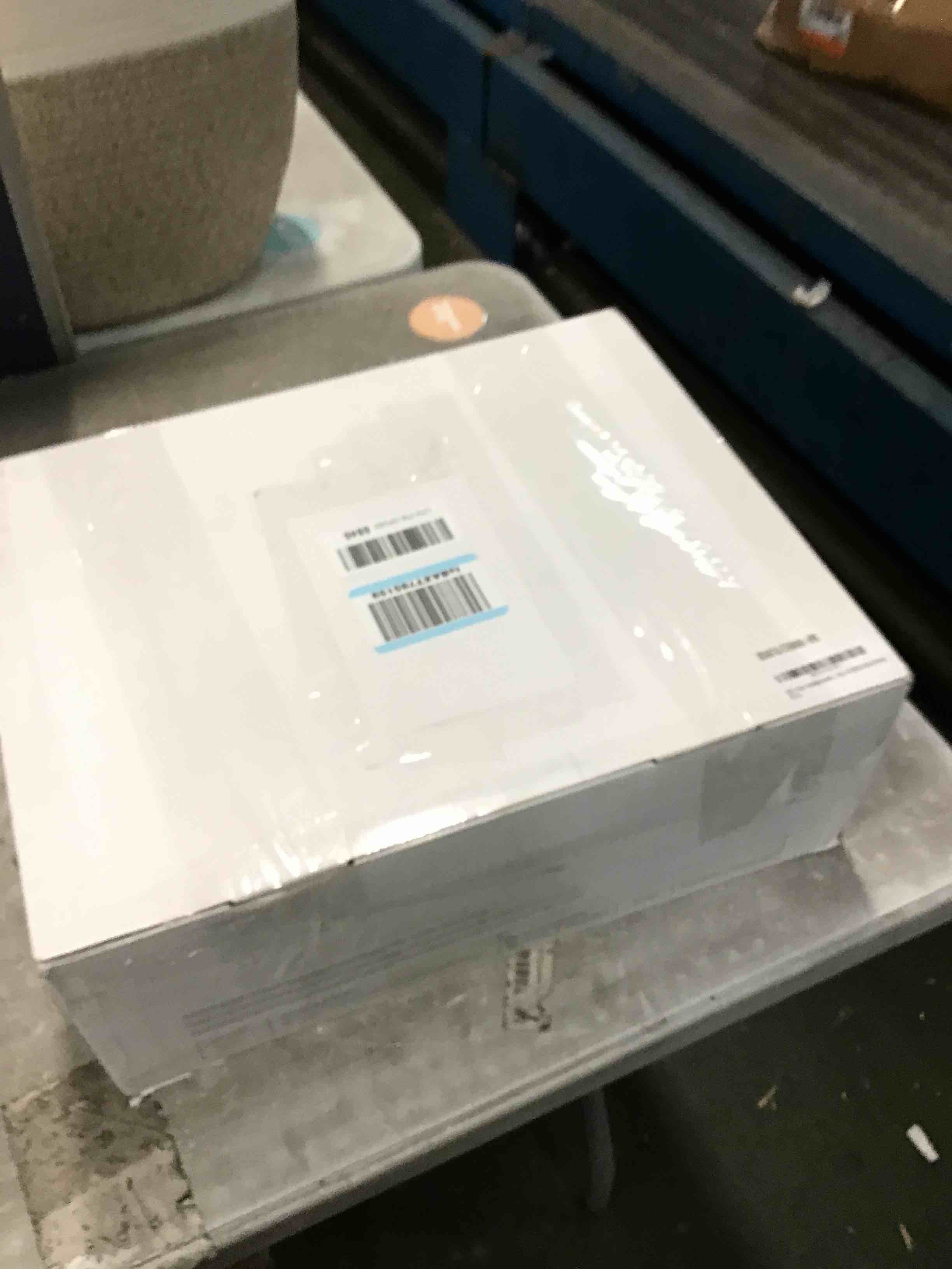 https://s3.amazonaws.com/lotting-images-prod/bidfta/GRA1963393_1738603806869.jpeg