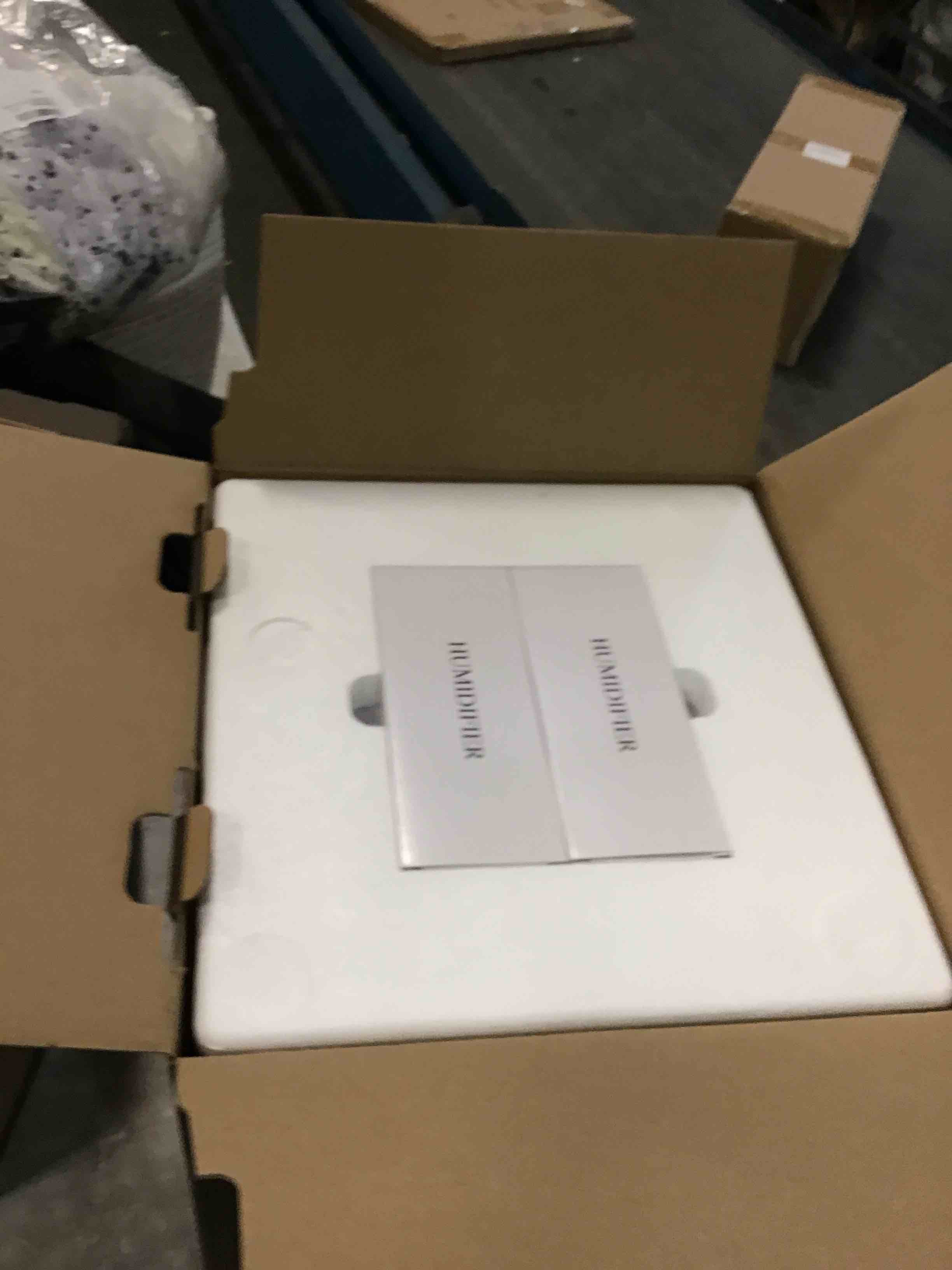 https://s3.amazonaws.com/lotting-images-prod/bidfta/GRA1963414_1738608379359.jpeg