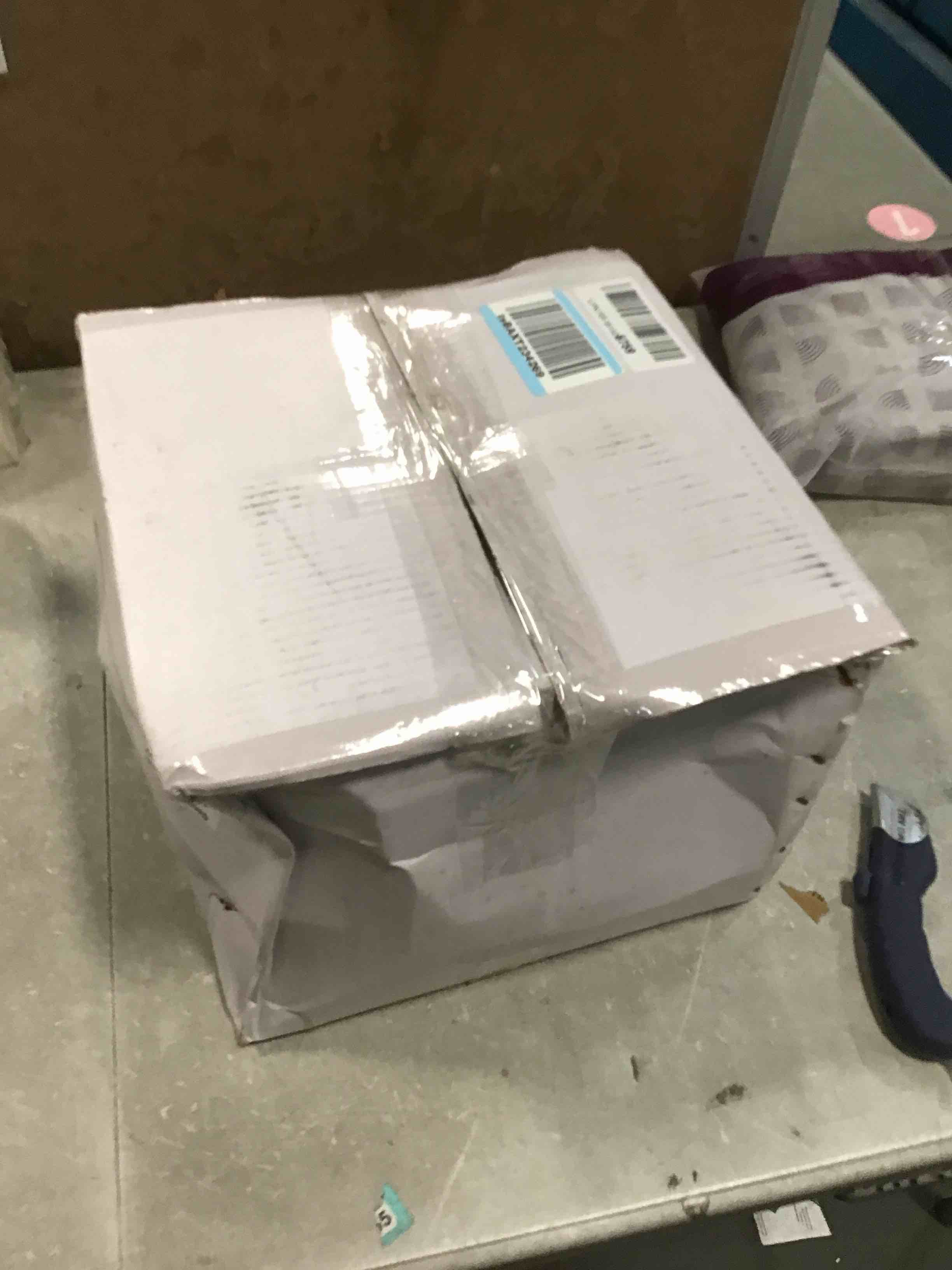 https://s3.amazonaws.com/lotting-images-prod/bidfta/GRA1963687_1738685671371.jpeg