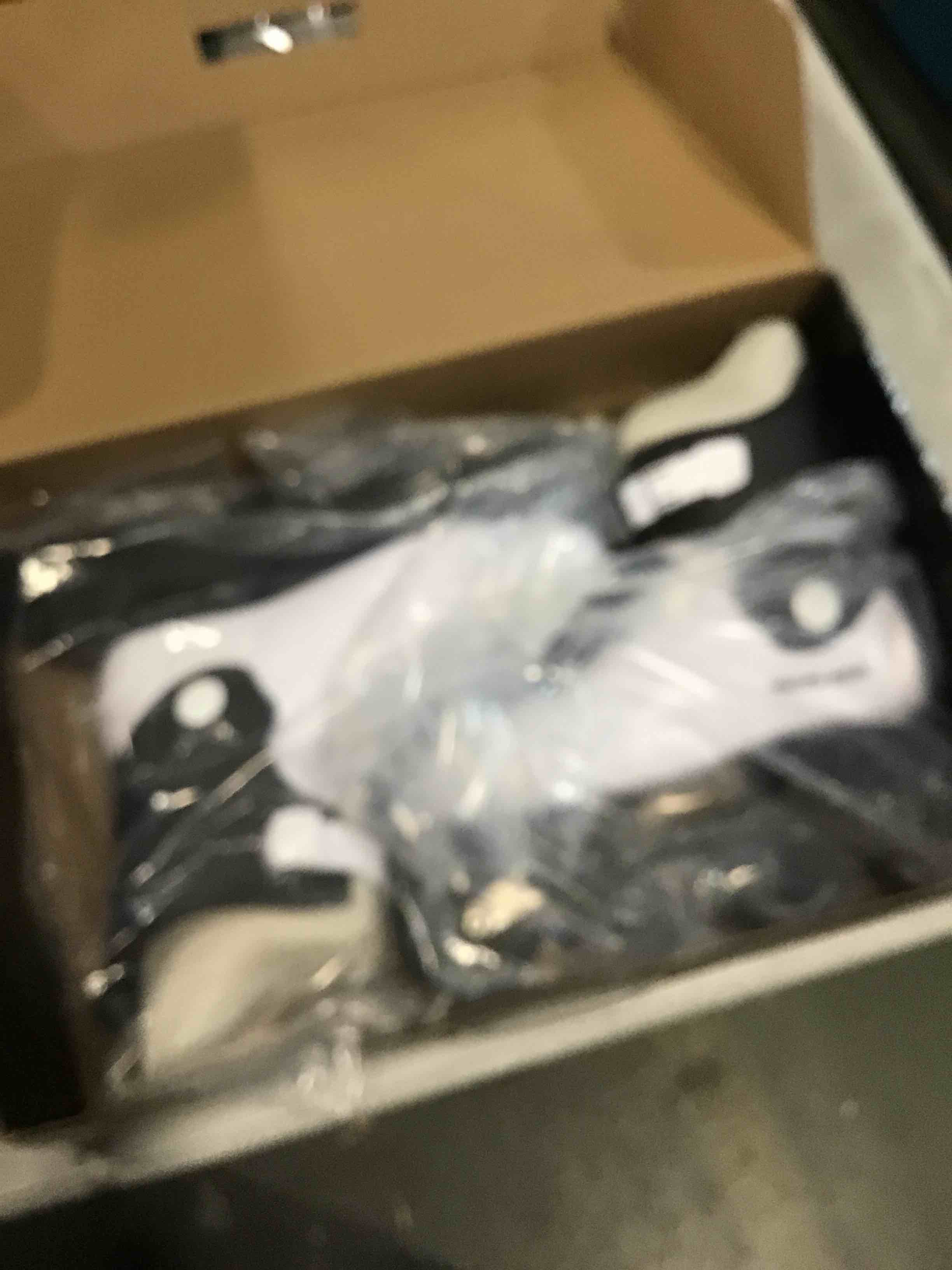 https://s3.amazonaws.com/lotting-images-prod/bidfta/GRA1963756_1738693989916.jpeg