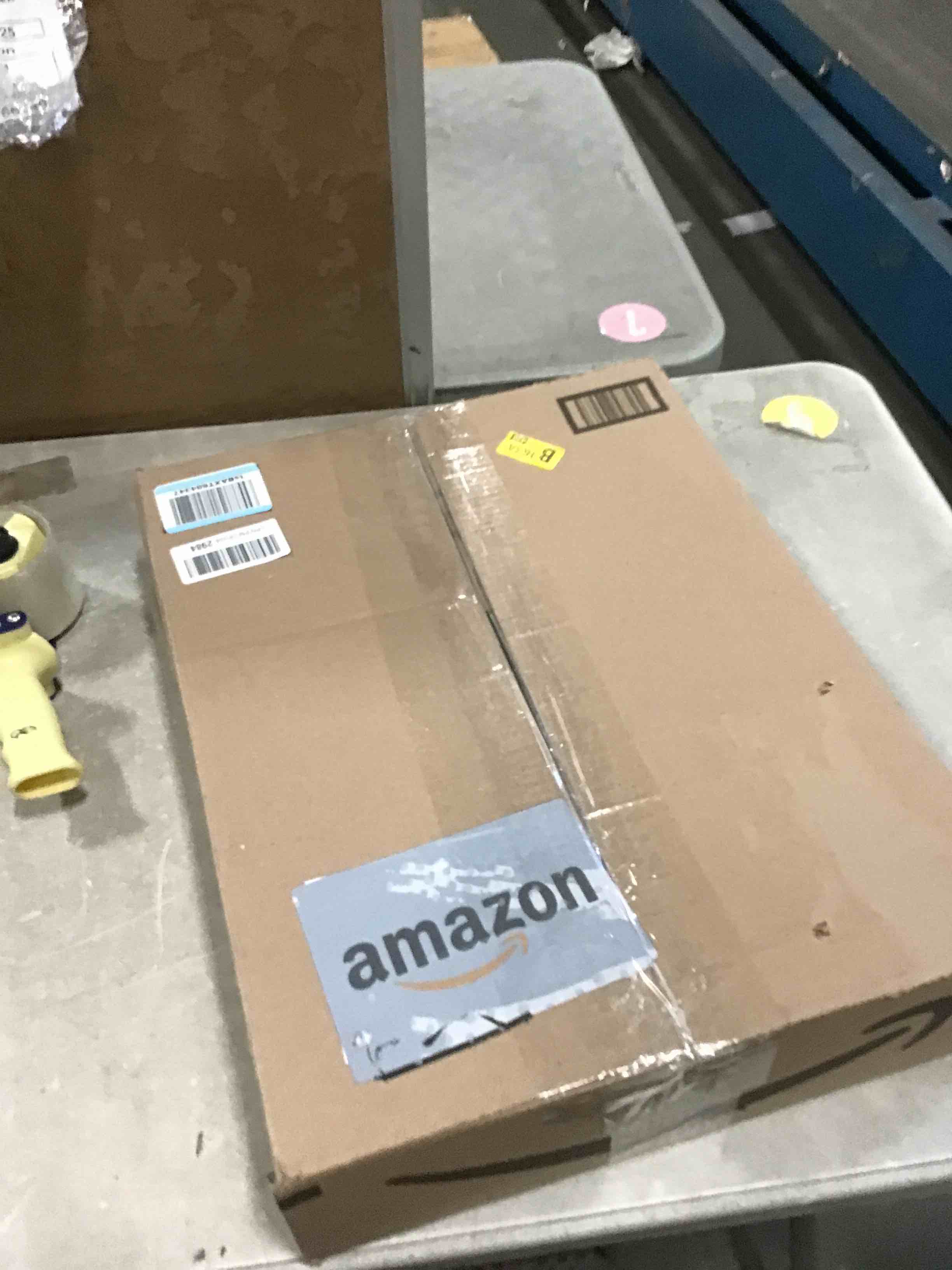 https://s3.amazonaws.com/lotting-images-prod/bidfta/GRA1963822_1738702129639.jpeg