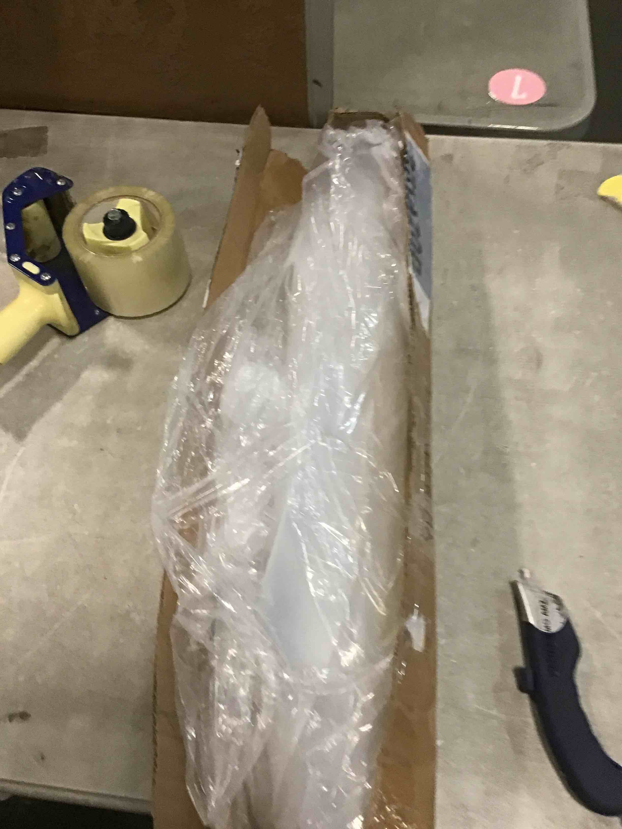 https://s3.amazonaws.com/lotting-images-prod/bidfta/GRA1963830_1738703529909.jpeg
