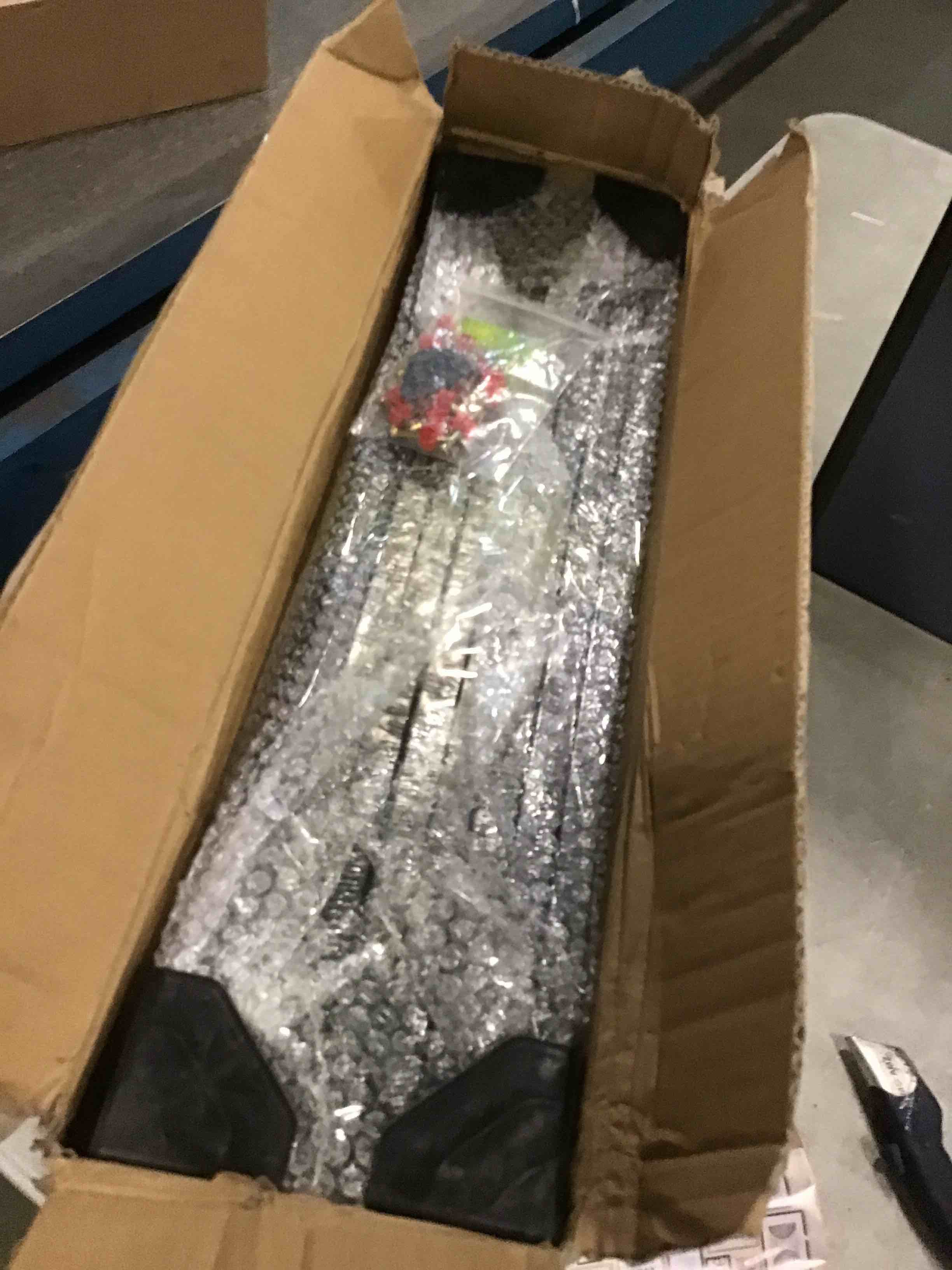 https://s3.amazonaws.com/lotting-images-prod/bidfta/GRA1964761_1739291218449.jpeg