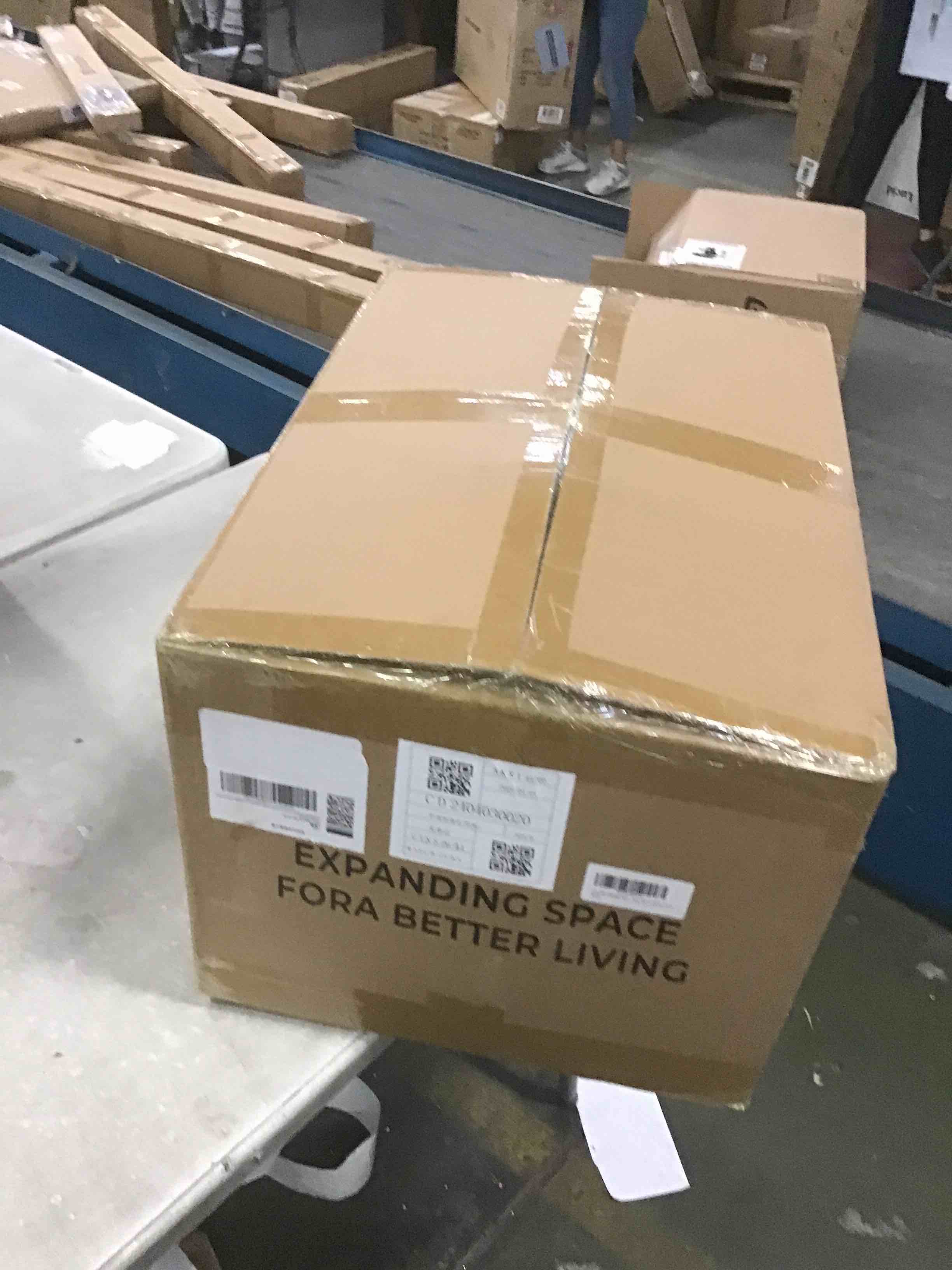 https://s3.amazonaws.com/lotting-images-prod/bidfta/GRA1965515_1739554132562.jpeg