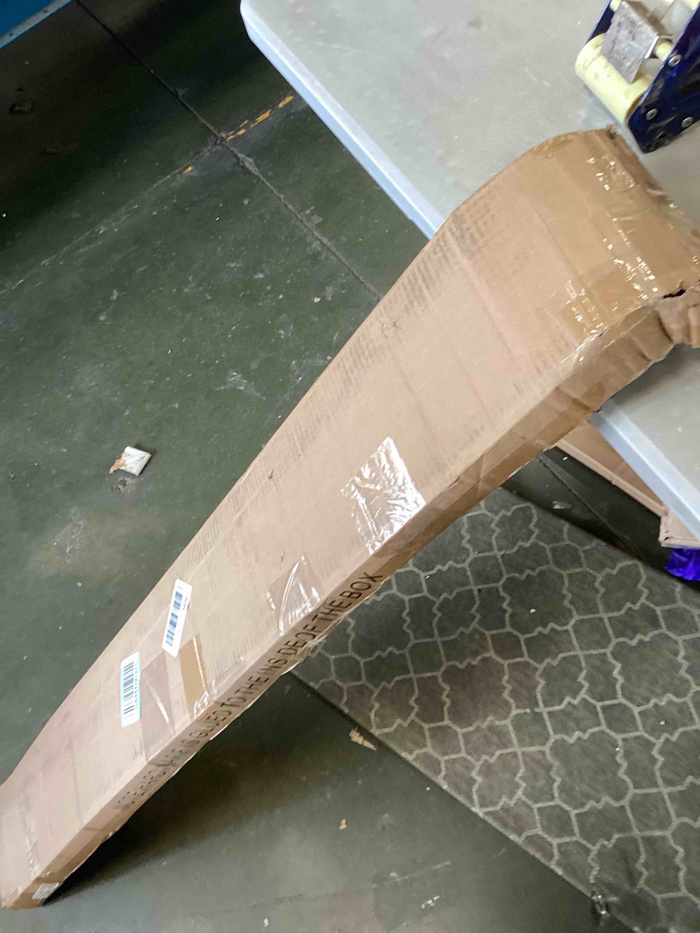 https://s3.amazonaws.com/lotting-images-prod/bidfta/GRA1966082_1740499707771.jpeg