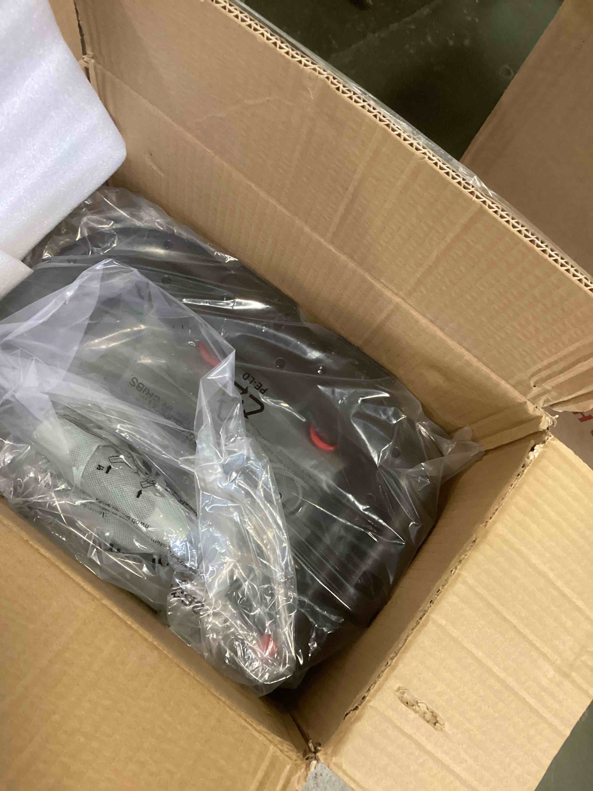 https://s3.amazonaws.com/lotting-images-prod/bidfta/GRA1966668_1741096604668.jpeg