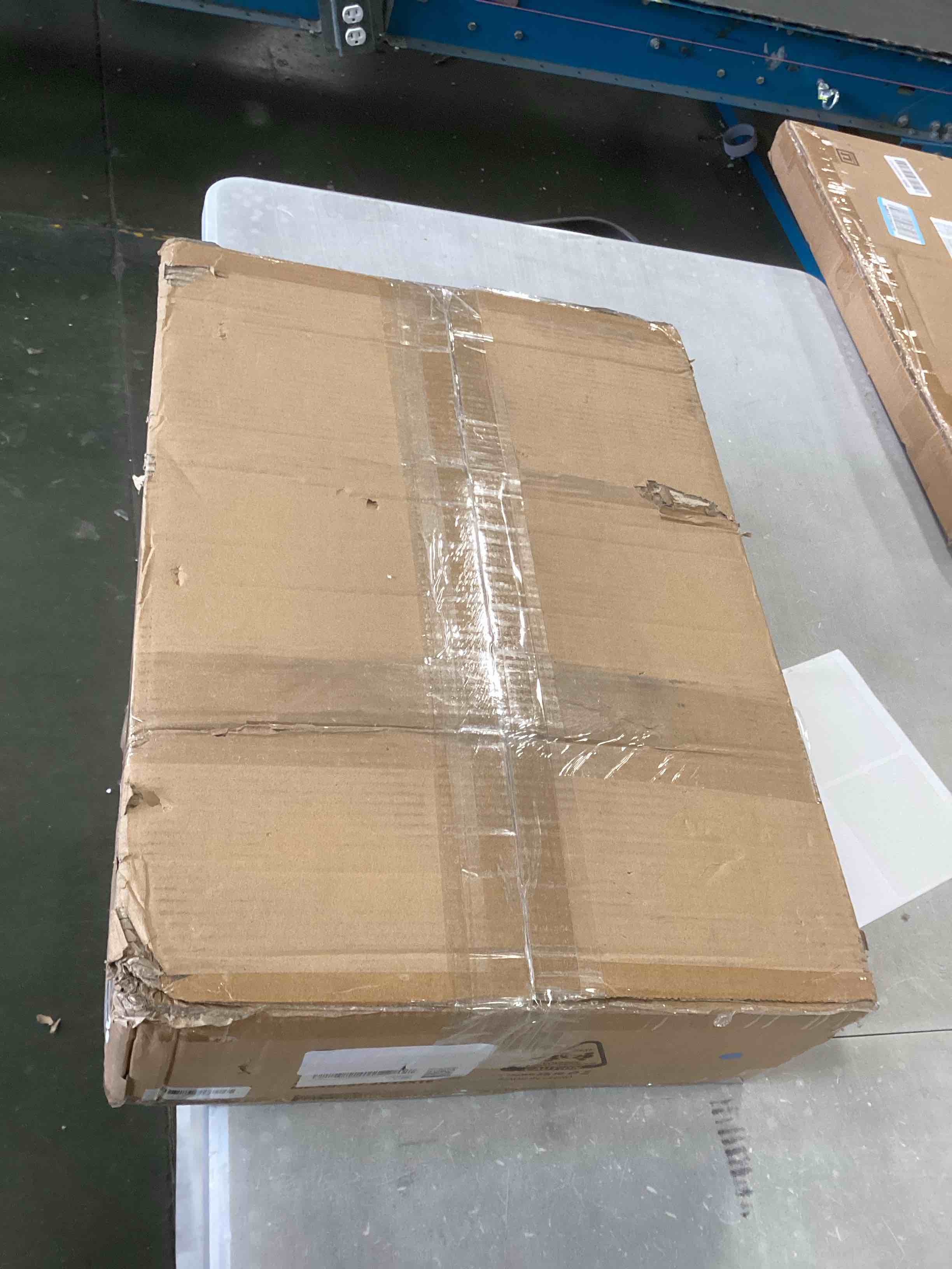 https://s3.amazonaws.com/lotting-images-prod/bidfta/GRA1966680_1741098950409.jpeg