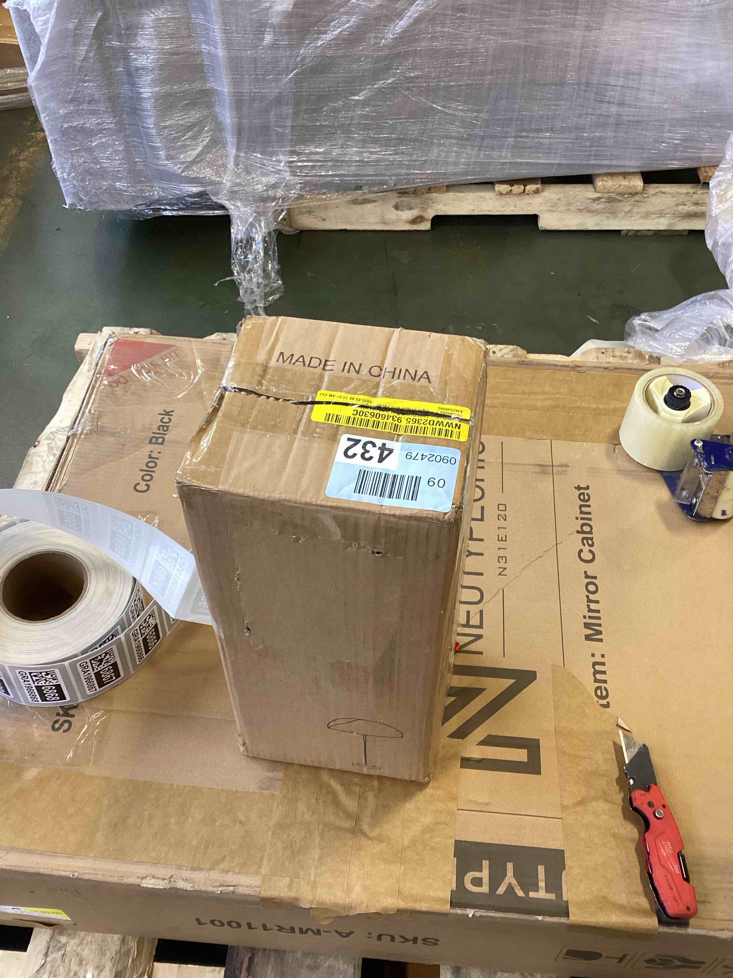 https://s3.amazonaws.com/lotting-images-prod/bidfta/GRA1966858_1741723297319.jpeg