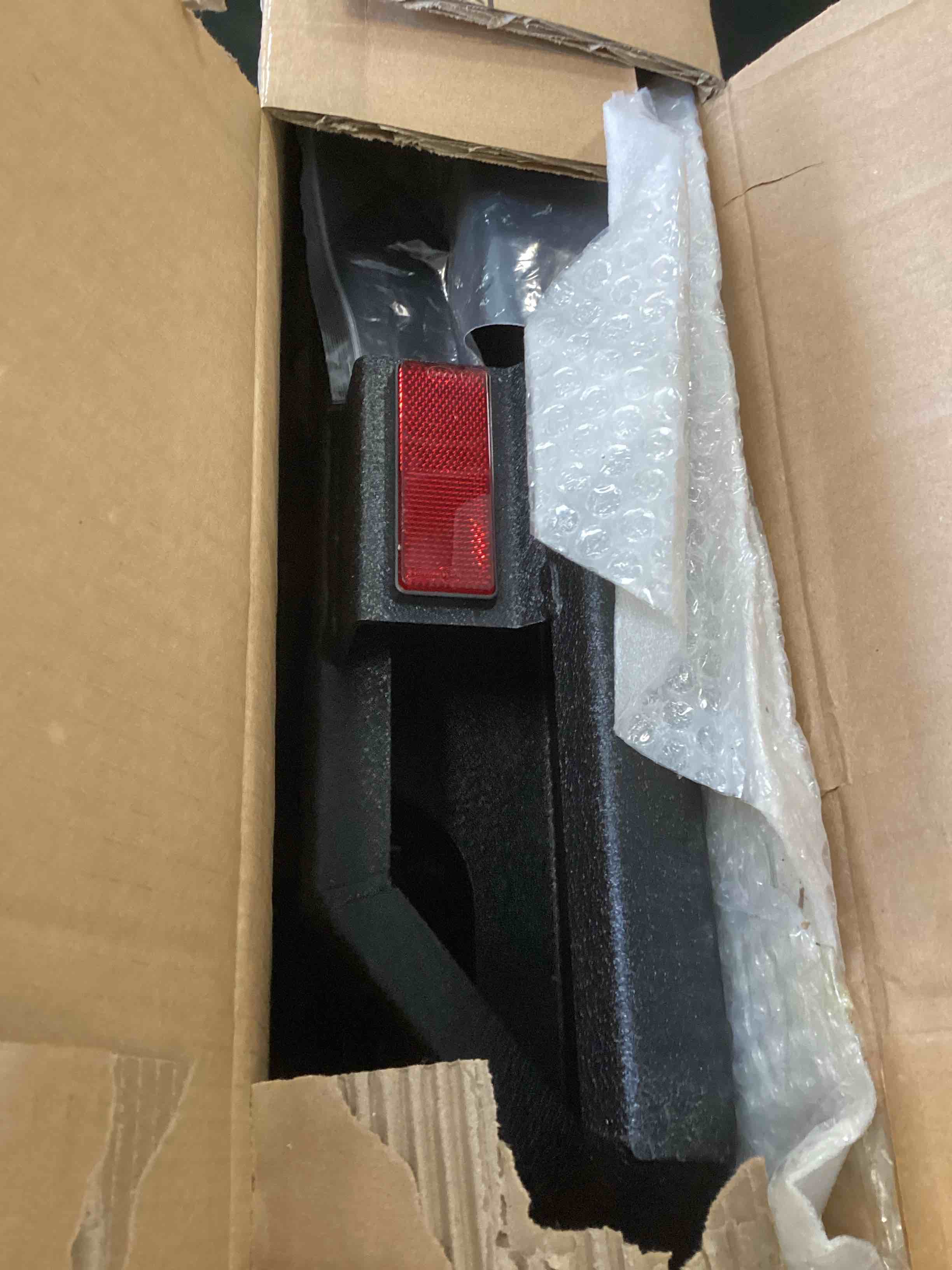 https://s3.amazonaws.com/lotting-images-prod/bidfta/GRA1967631_1743089360753.jpeg