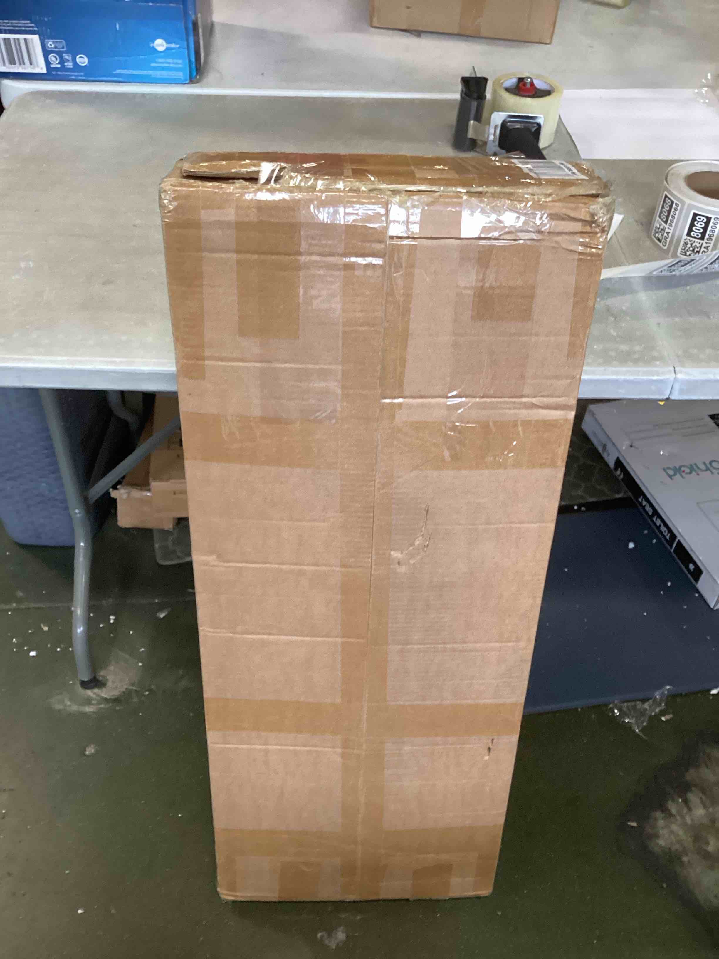 https://s3.amazonaws.com/lotting-images-prod/bidfta/GRA1968058_1743698170714.jpeg