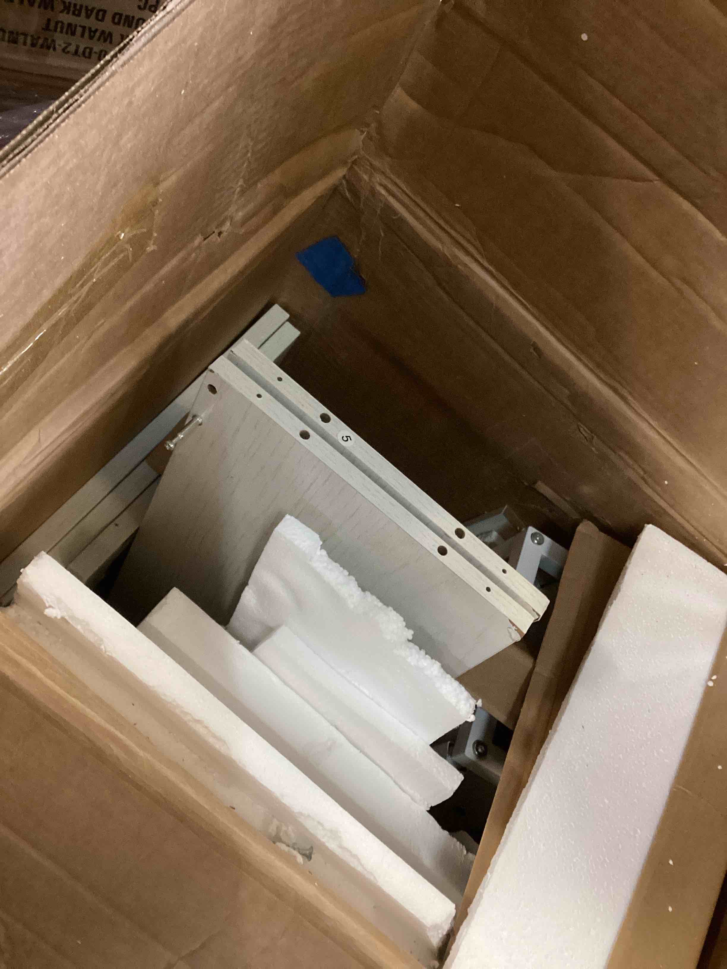 https://s3.amazonaws.com/lotting-images-prod/bidfta/GRA1968064_1743700824664.jpeg
