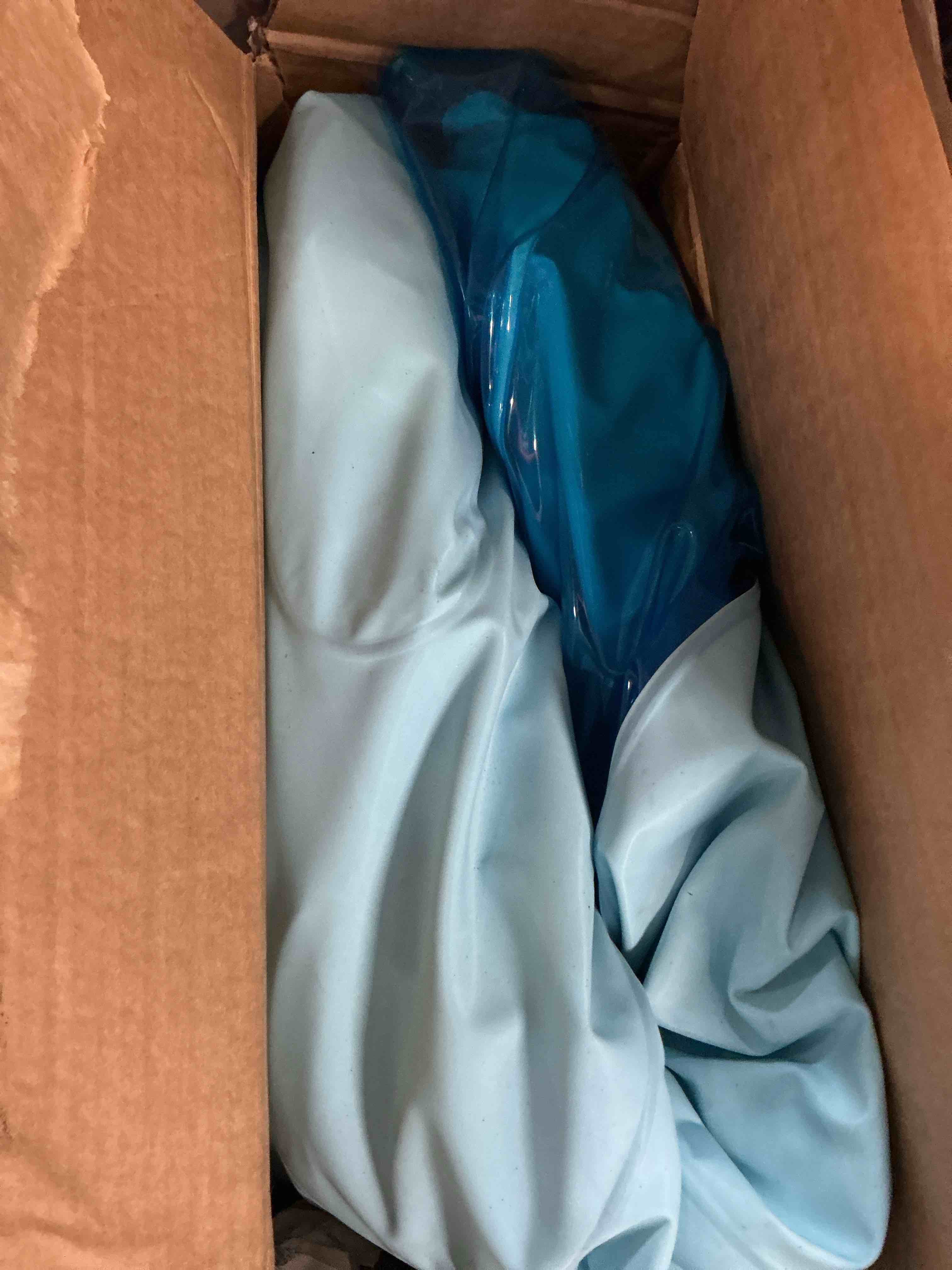 https://s3.amazonaws.com/lotting-images-prod/bidfta/GRA1968423_1757012077787.jpeg