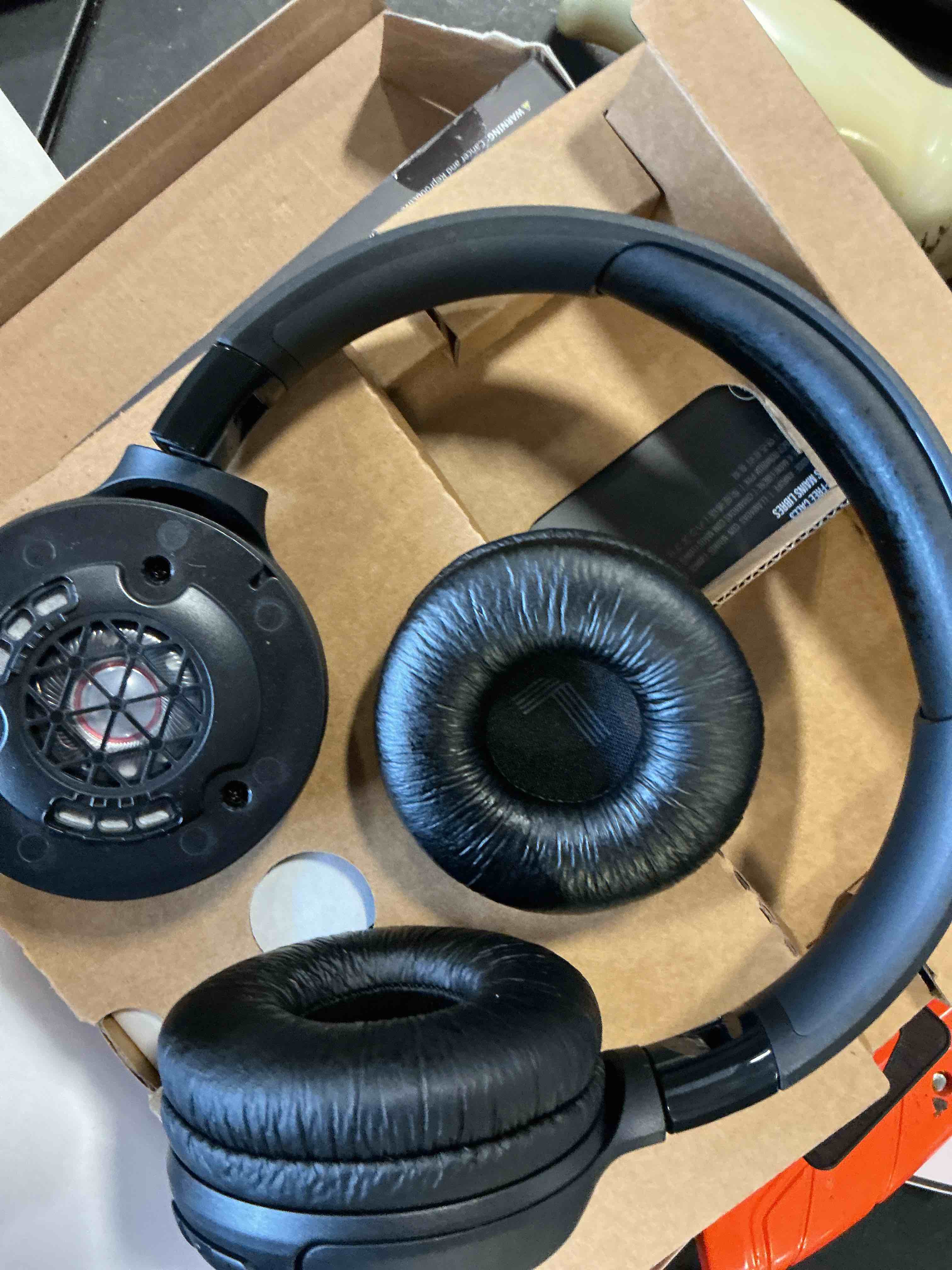 Condition photo showing As Is for jbl tune 520bt - wireless on-ear headphones, up to 57h battery life and speed charge, lightweight, comfortable and foldable design, hands-free calls with voice aware (black)