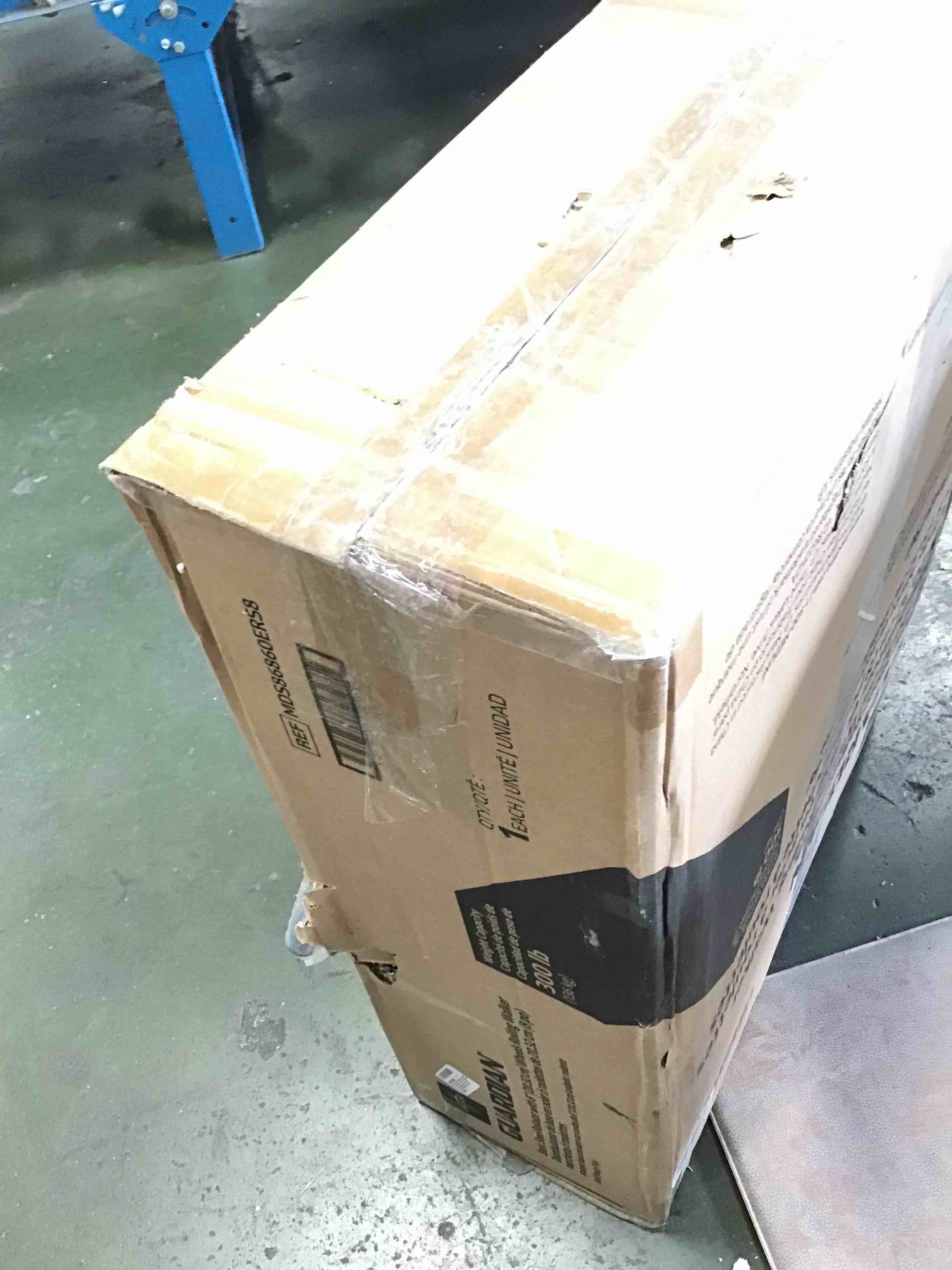 https://s3.amazonaws.com/lotting-images-prod/bidfta/GRA1969385_1740062967260.jpeg
