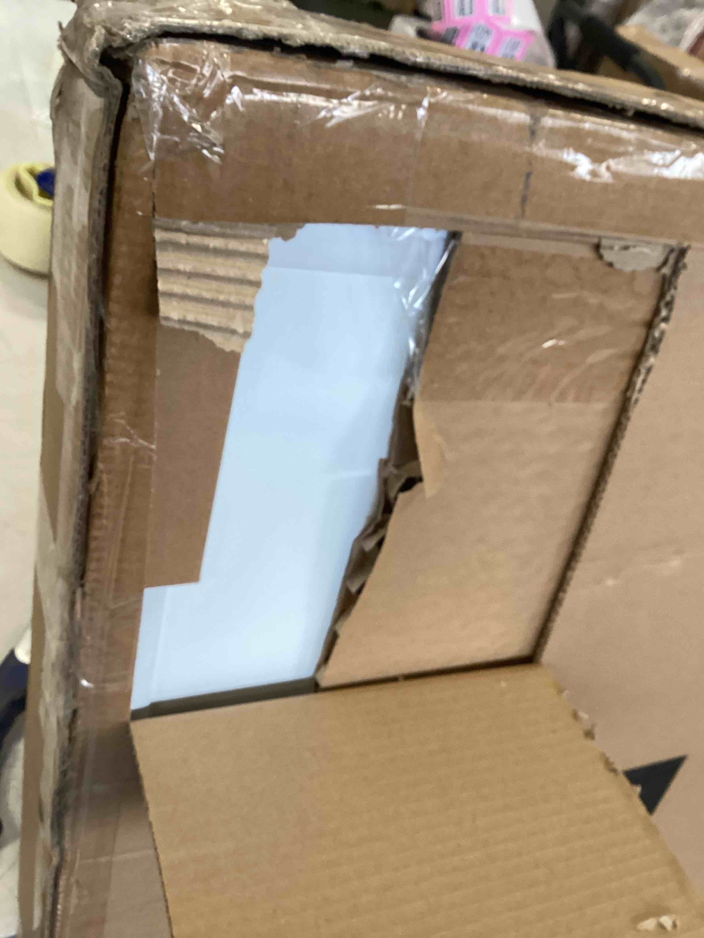 https://s3.amazonaws.com/lotting-images-prod/bidfta/GRA1970464_1741094928572.jpeg