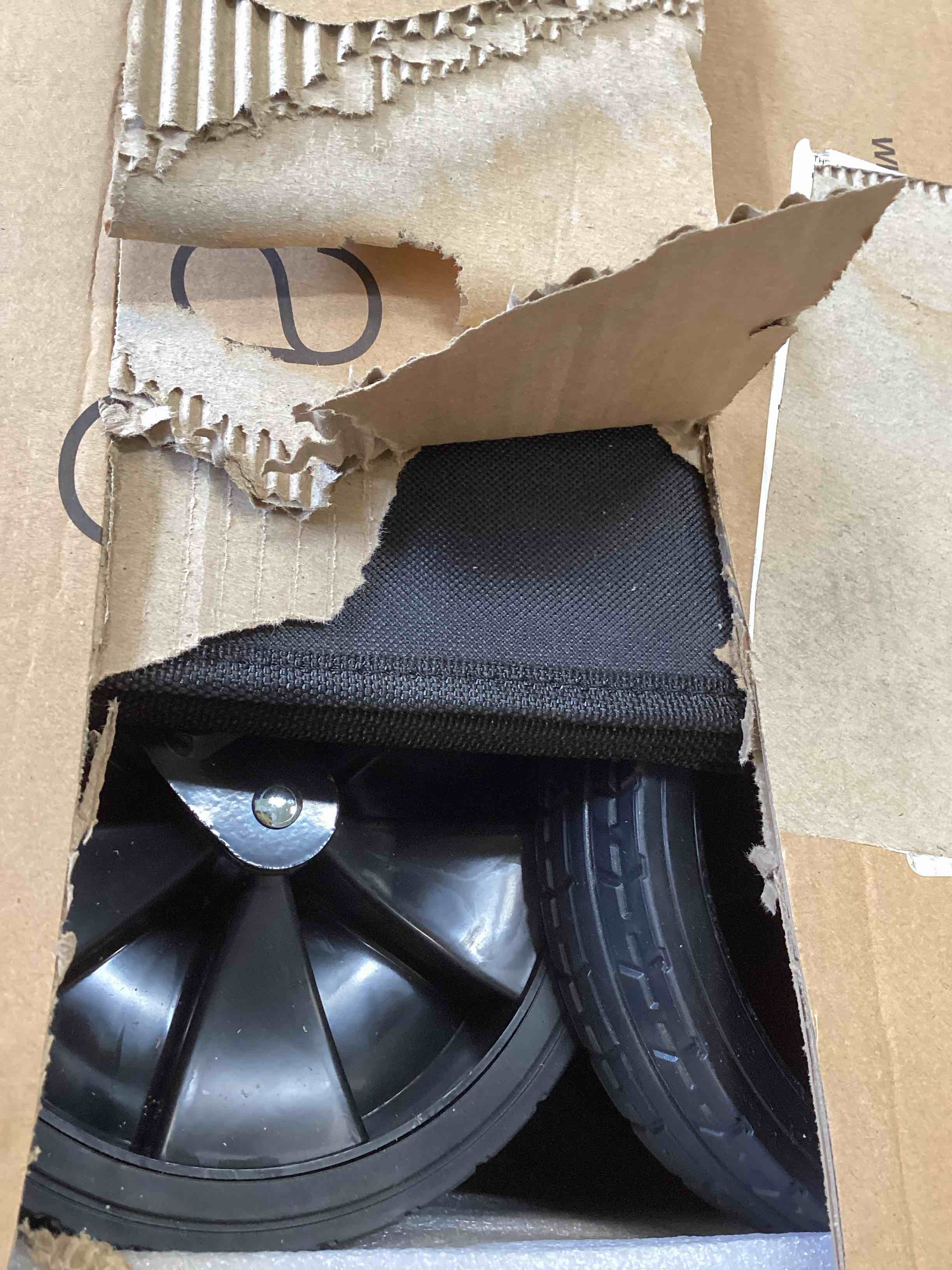 https://s3.amazonaws.com/lotting-images-prod/bidfta/GRA1970622_1741114222593.jpeg