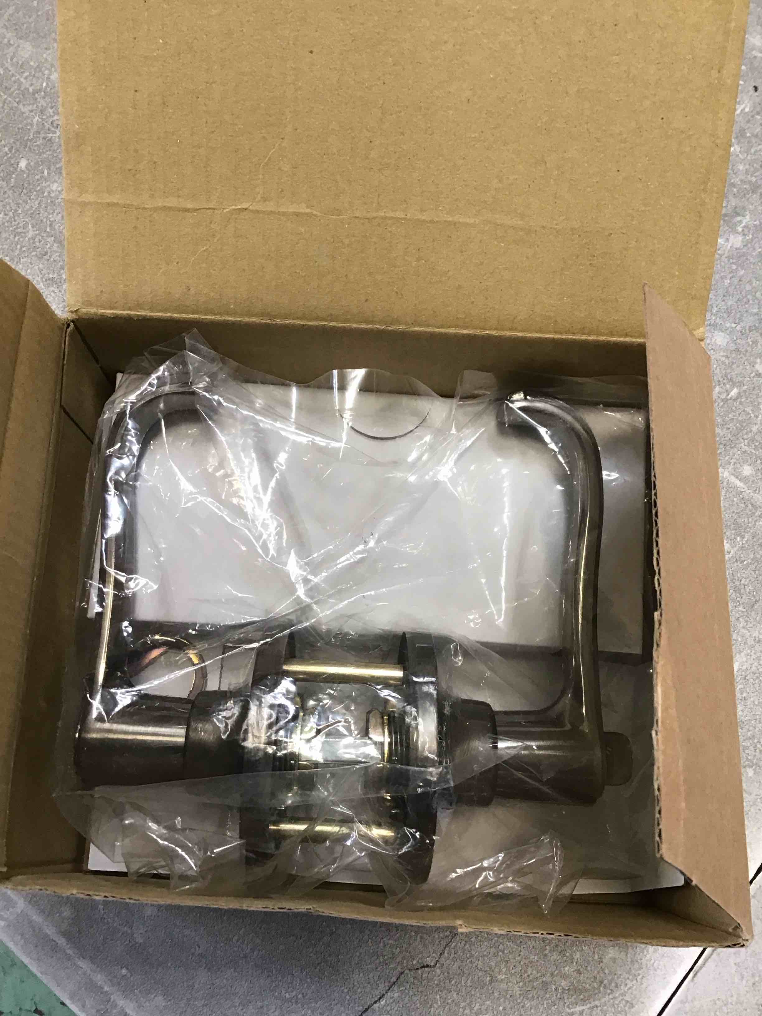 https://s3.amazonaws.com/lotting-images-prod/bidfta/GRA1971423_1741887936901.jpeg