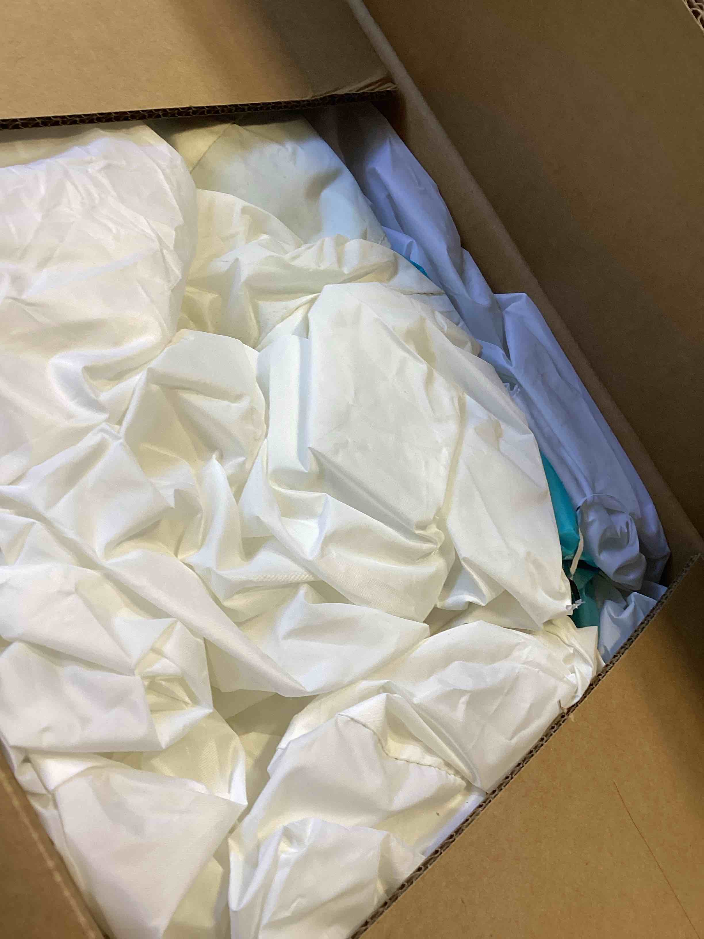 https://s3.amazonaws.com/lotting-images-prod/bidfta/GRA1971844_1742309395933.jpeg