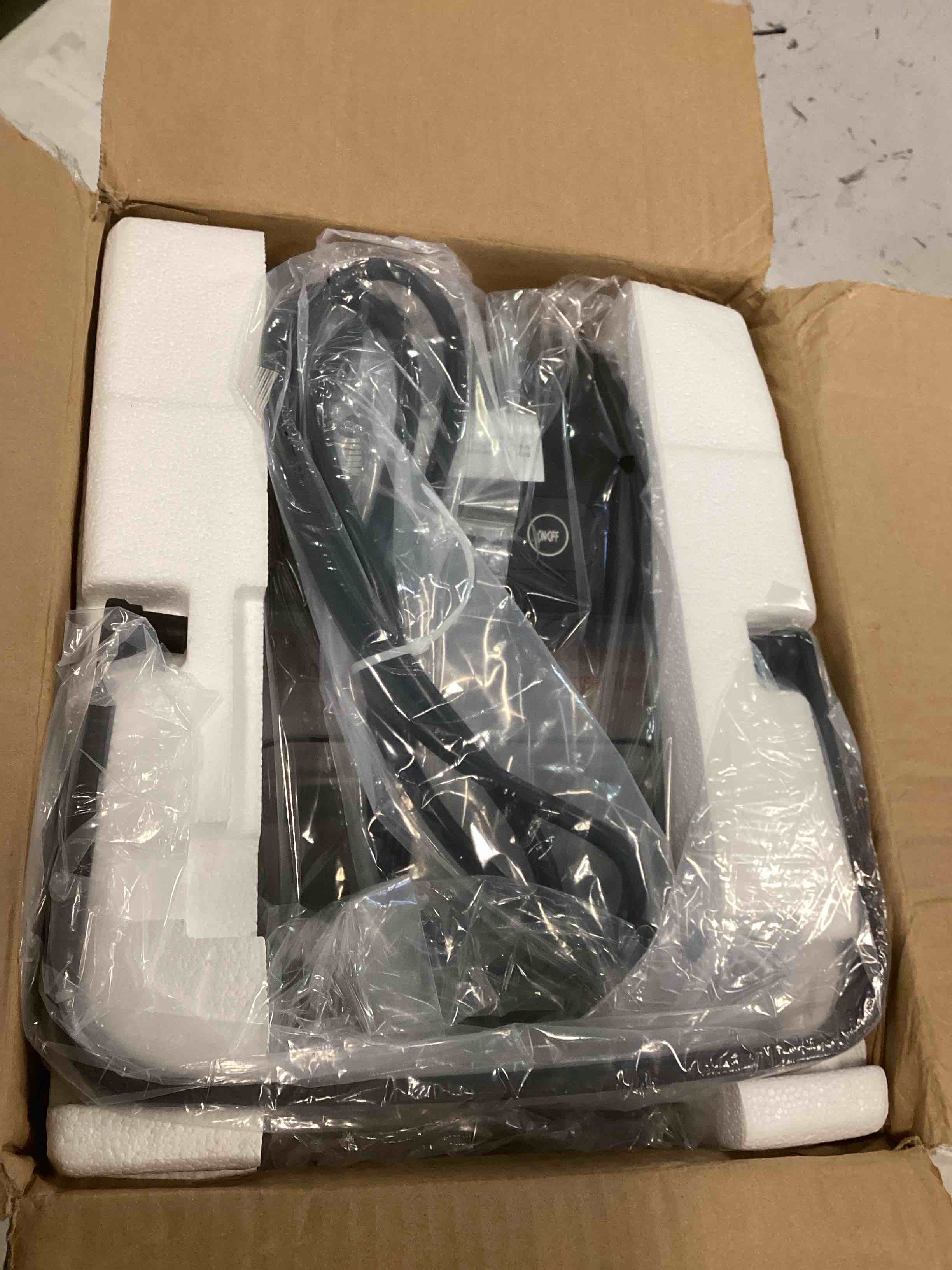 https://s3.amazonaws.com/lotting-images-prod/bidfta/GRA1972283_1736972595352.jpeg