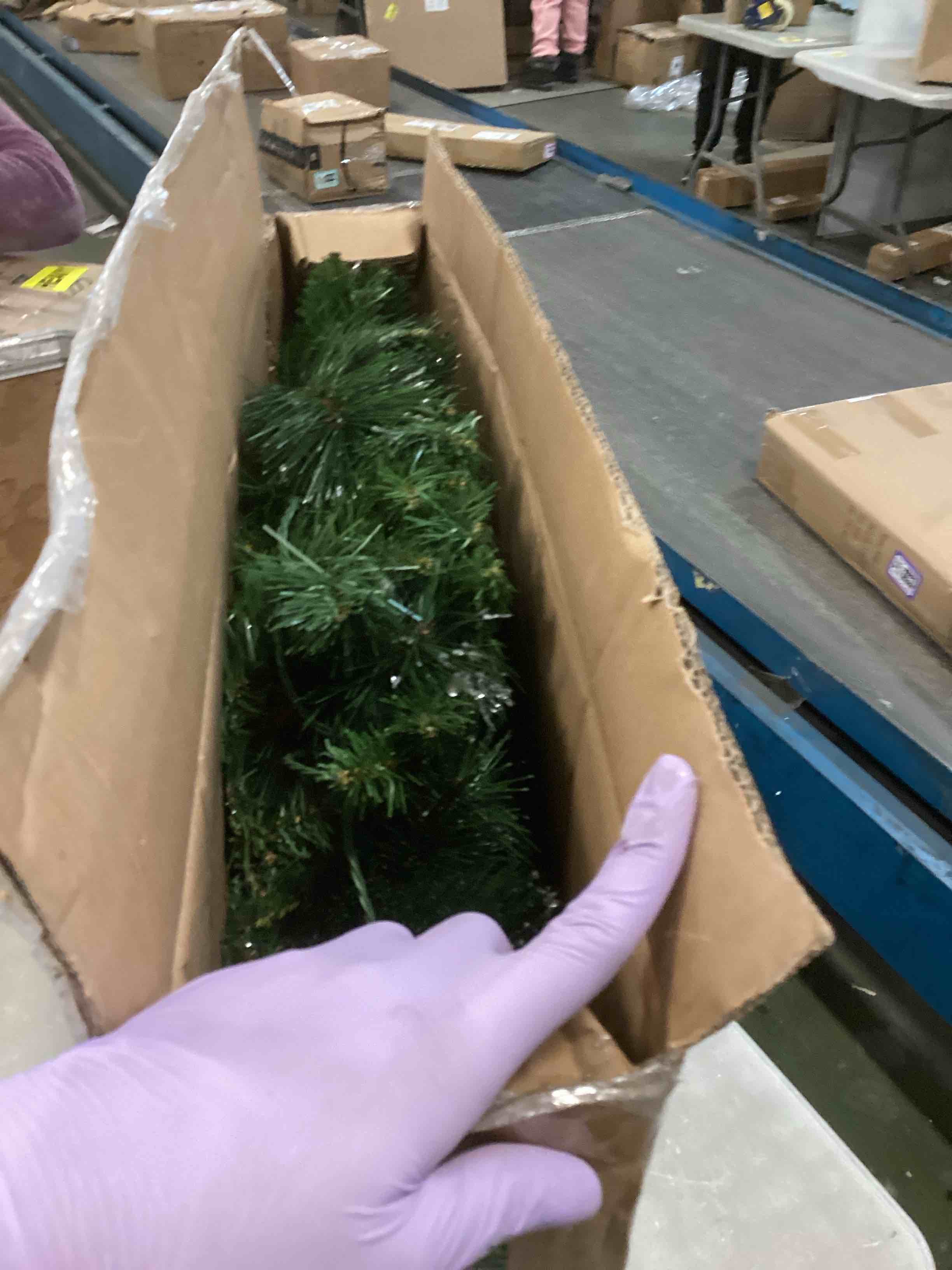 https://s3.amazonaws.com/lotting-images-prod/bidfta/GRA1972580_1737384116465.jpeg