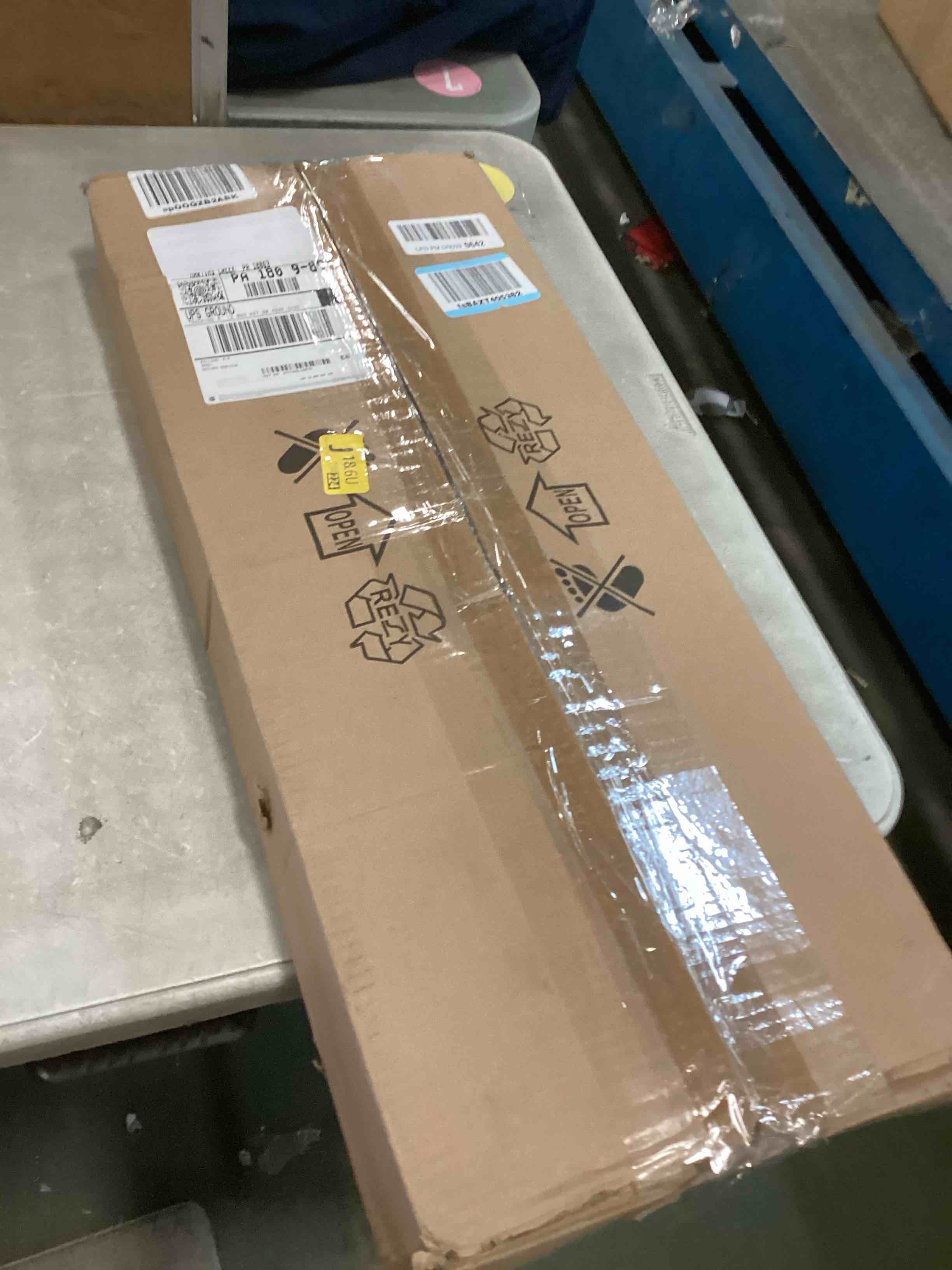 https://s3.amazonaws.com/lotting-images-prod/bidfta/GRA1972644_1737390587031.jpeg