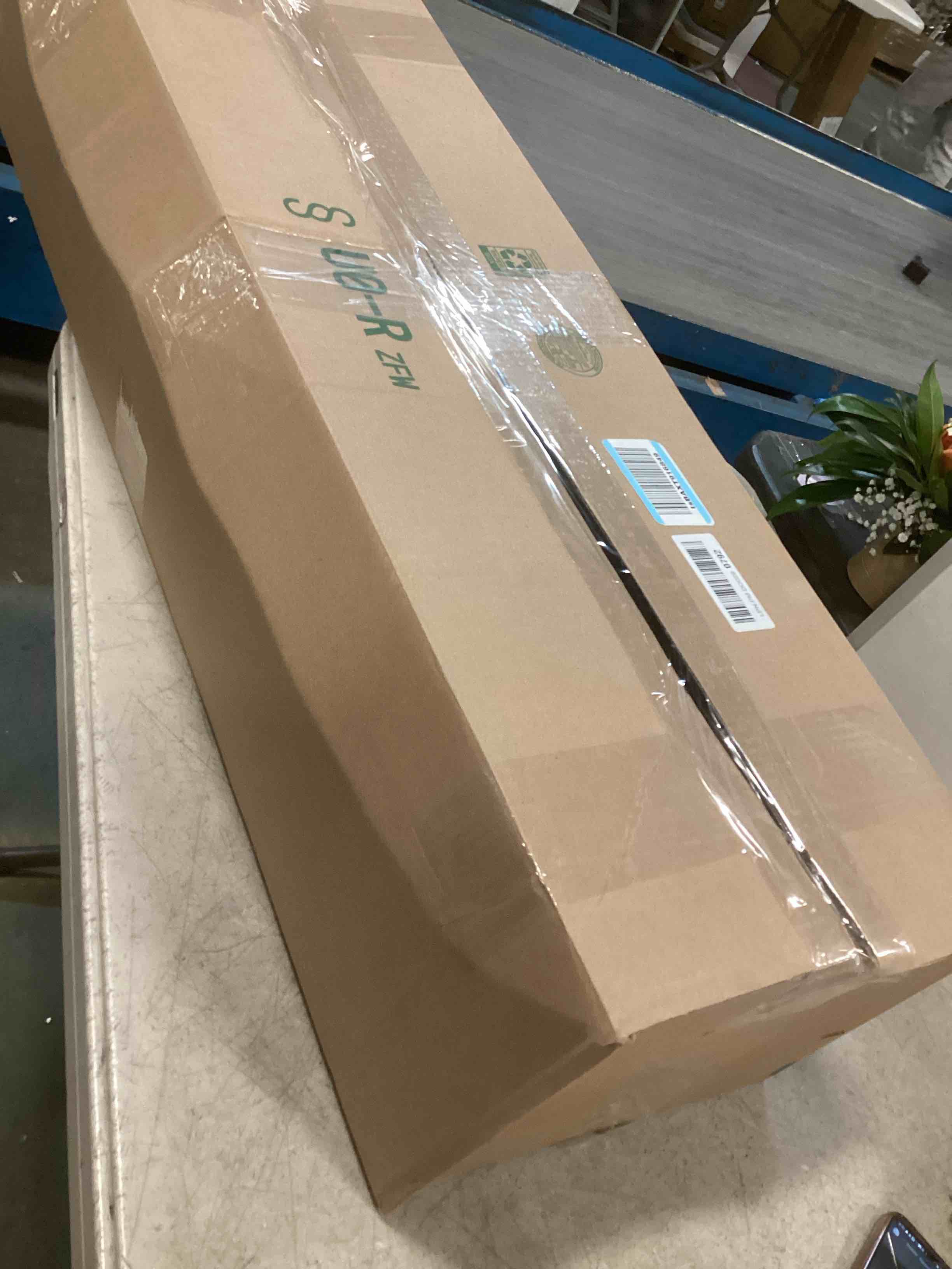 https://s3.amazonaws.com/lotting-images-prod/bidfta/GRA1973725_1737642658615.jpeg