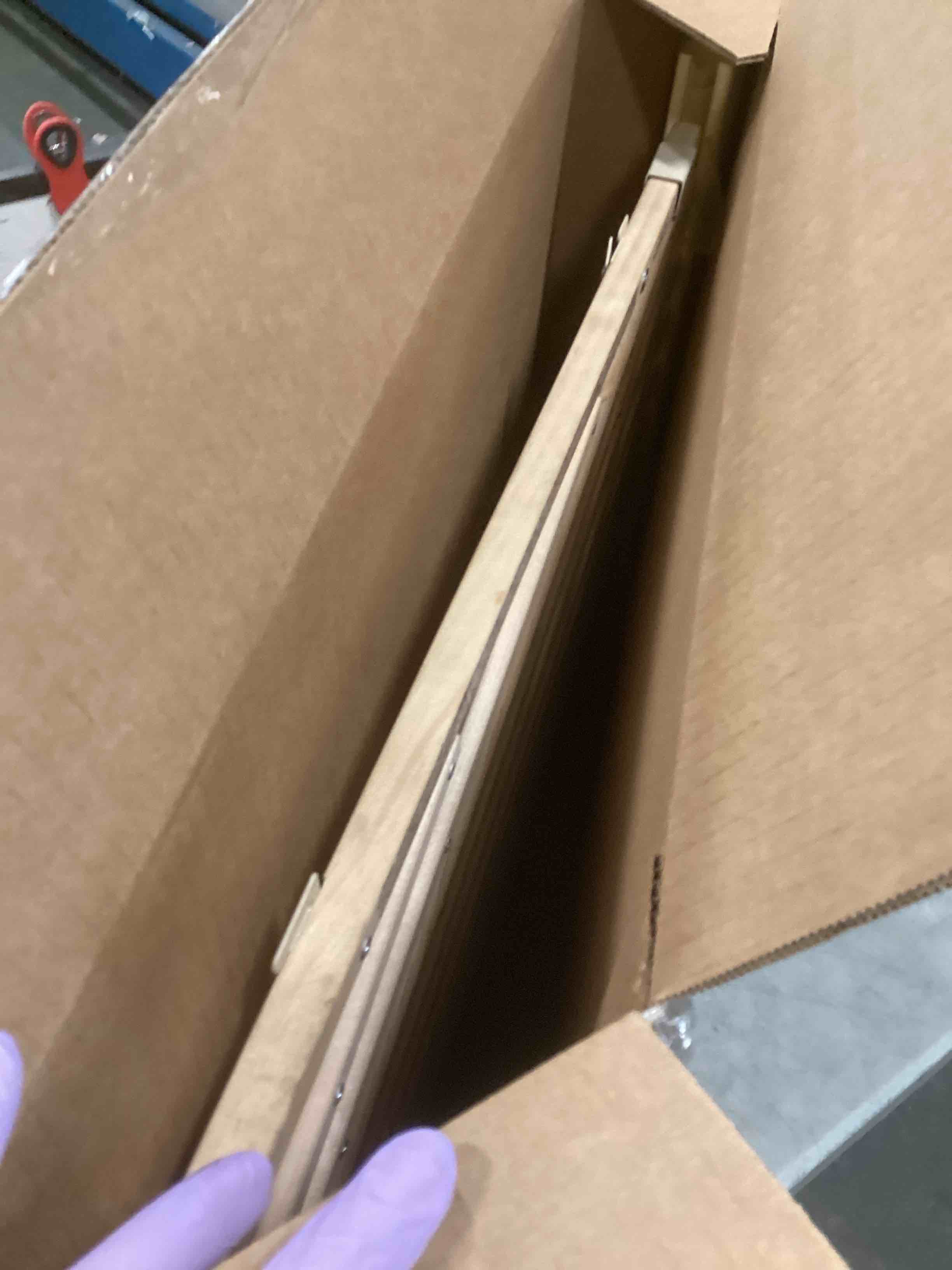 https://s3.amazonaws.com/lotting-images-prod/bidfta/GRA1973925_1737720629248.jpeg