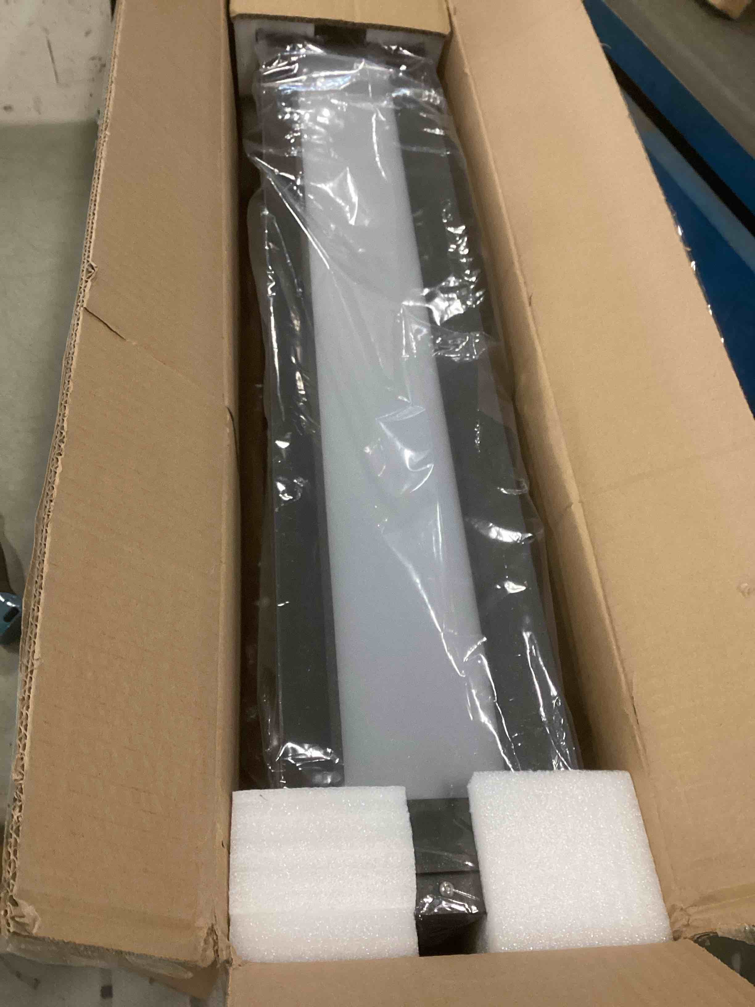 https://s3.amazonaws.com/lotting-images-prod/bidfta/GRA1974250_1737750472272.jpeg