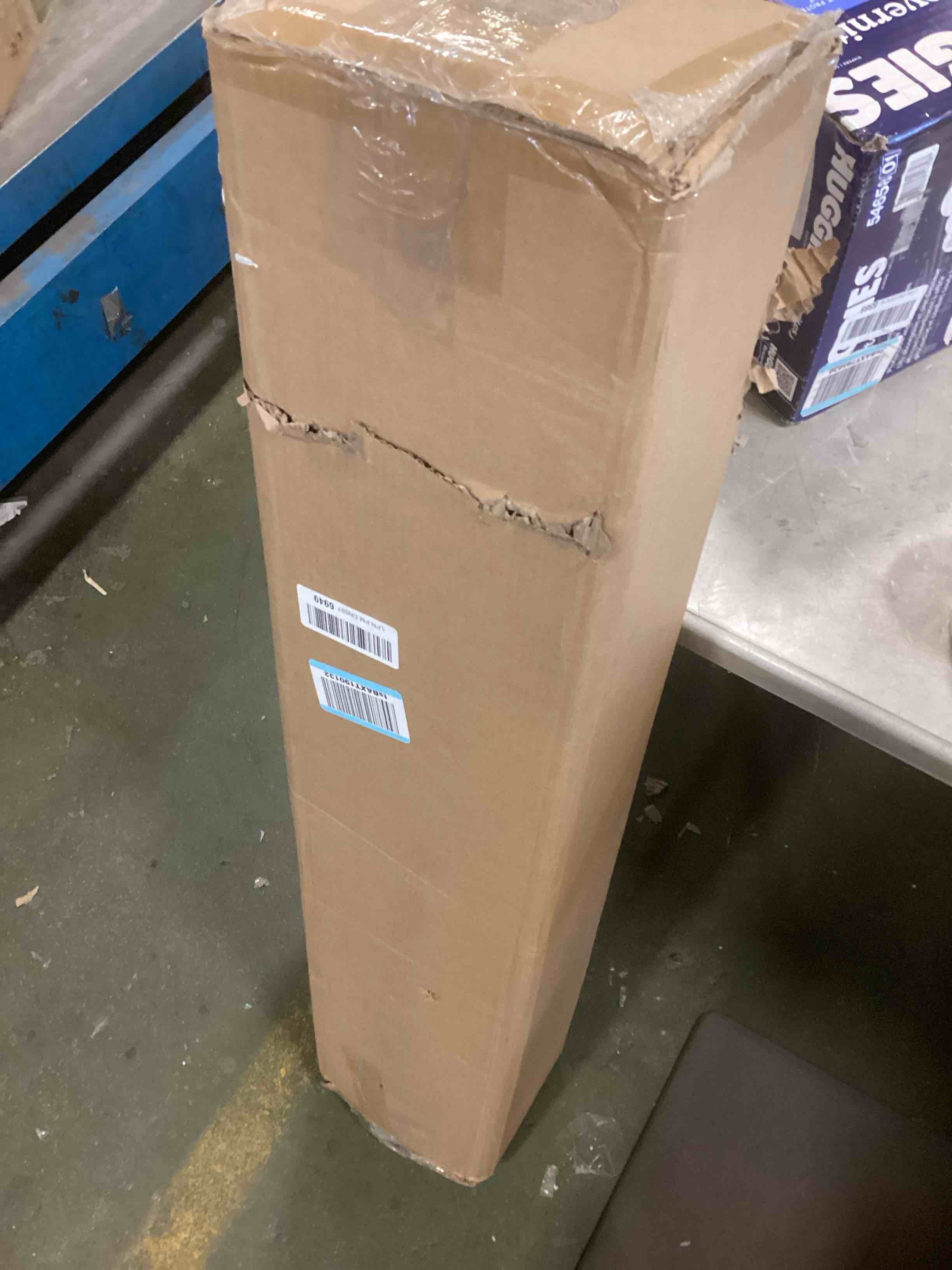 https://s3.amazonaws.com/lotting-images-prod/bidfta/GRA1974379_1737993820954.jpeg
