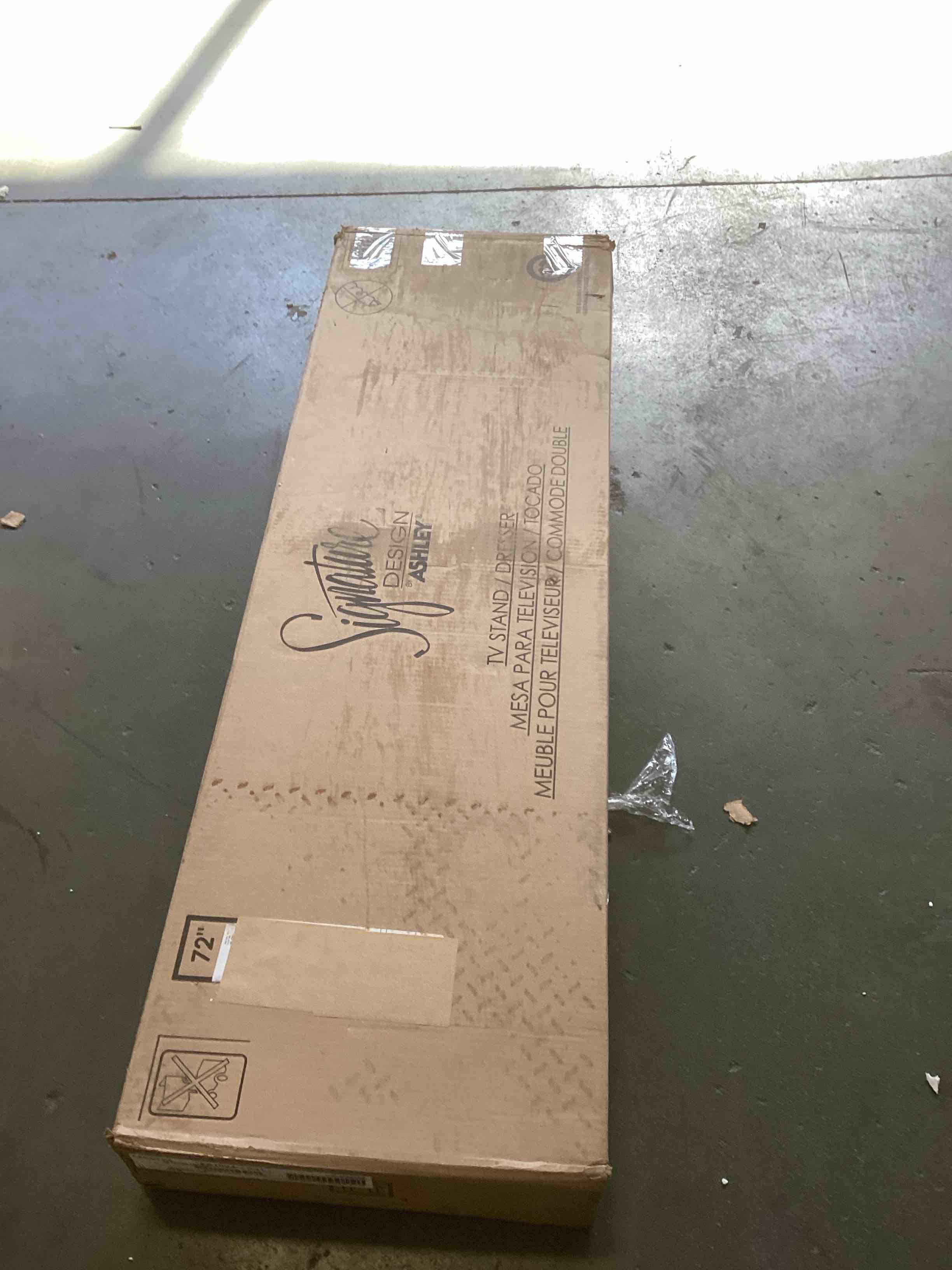https://s3.amazonaws.com/lotting-images-prod/bidfta/GRA1975711_1740070331545.jpeg