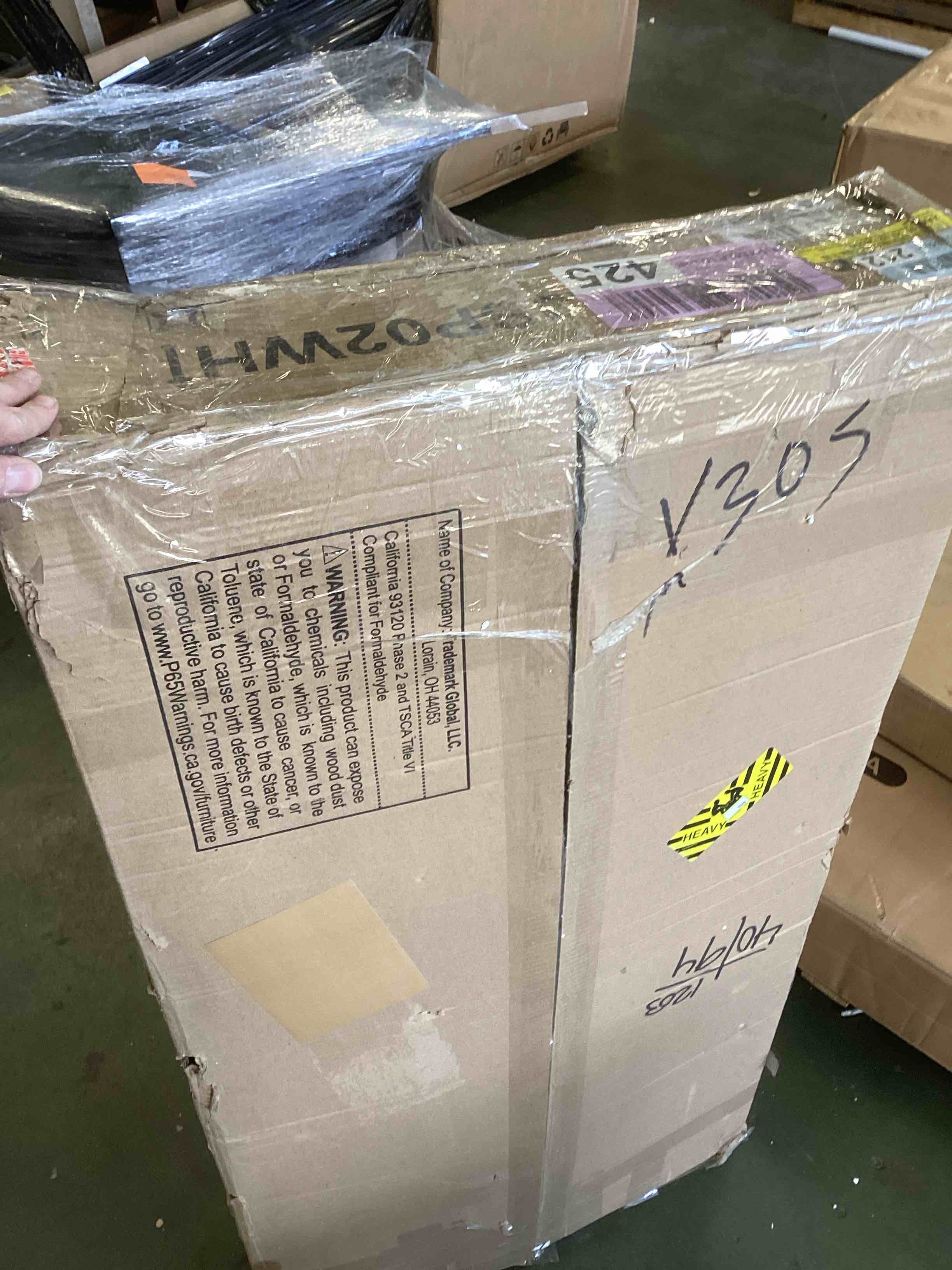 https://s3.amazonaws.com/lotting-images-prod/bidfta/GRA1975712_1740070574781.jpeg
