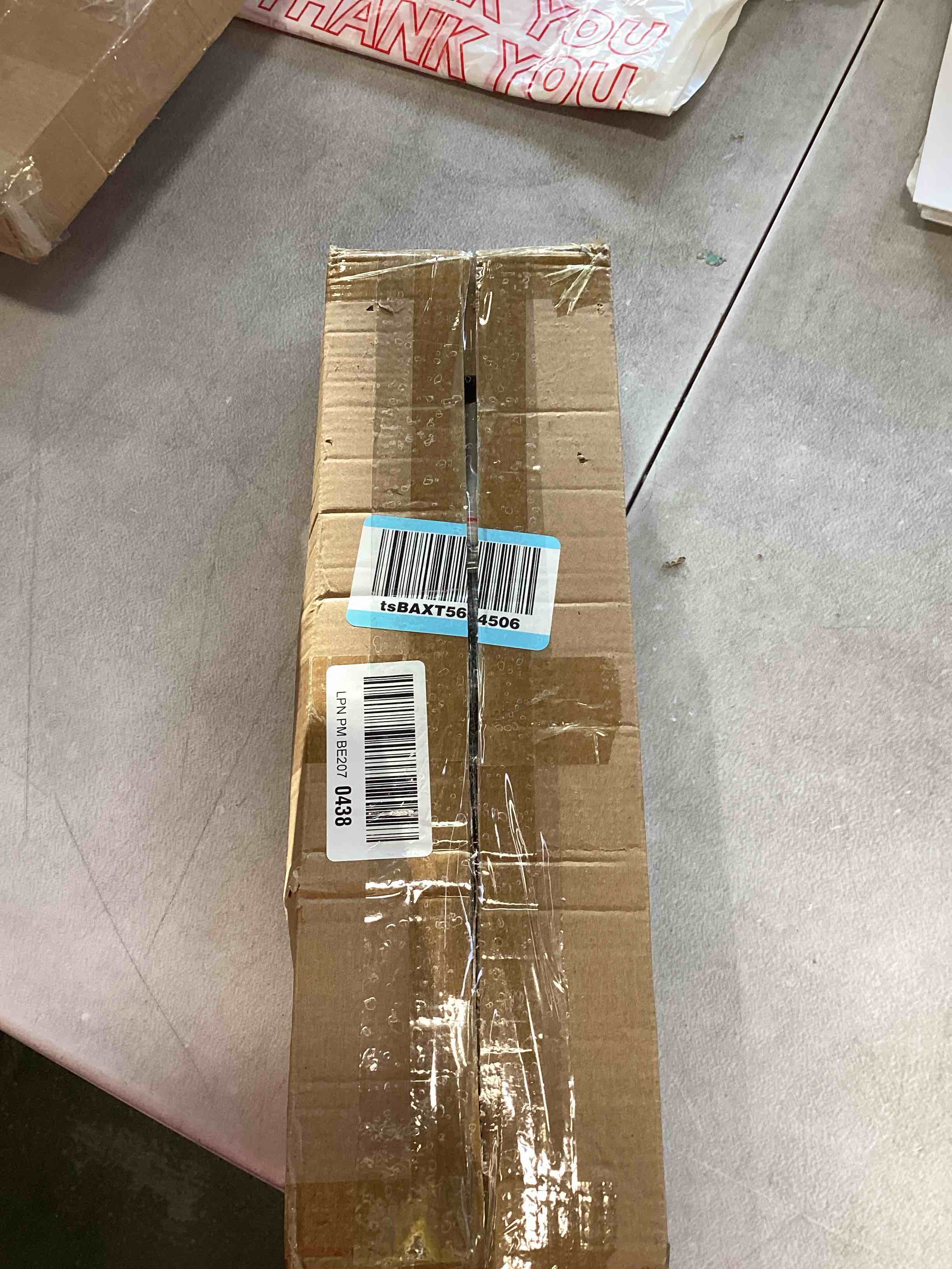 https://s3.amazonaws.com/lotting-images-prod/bidfta/GRA1976055_1740576805830.jpeg