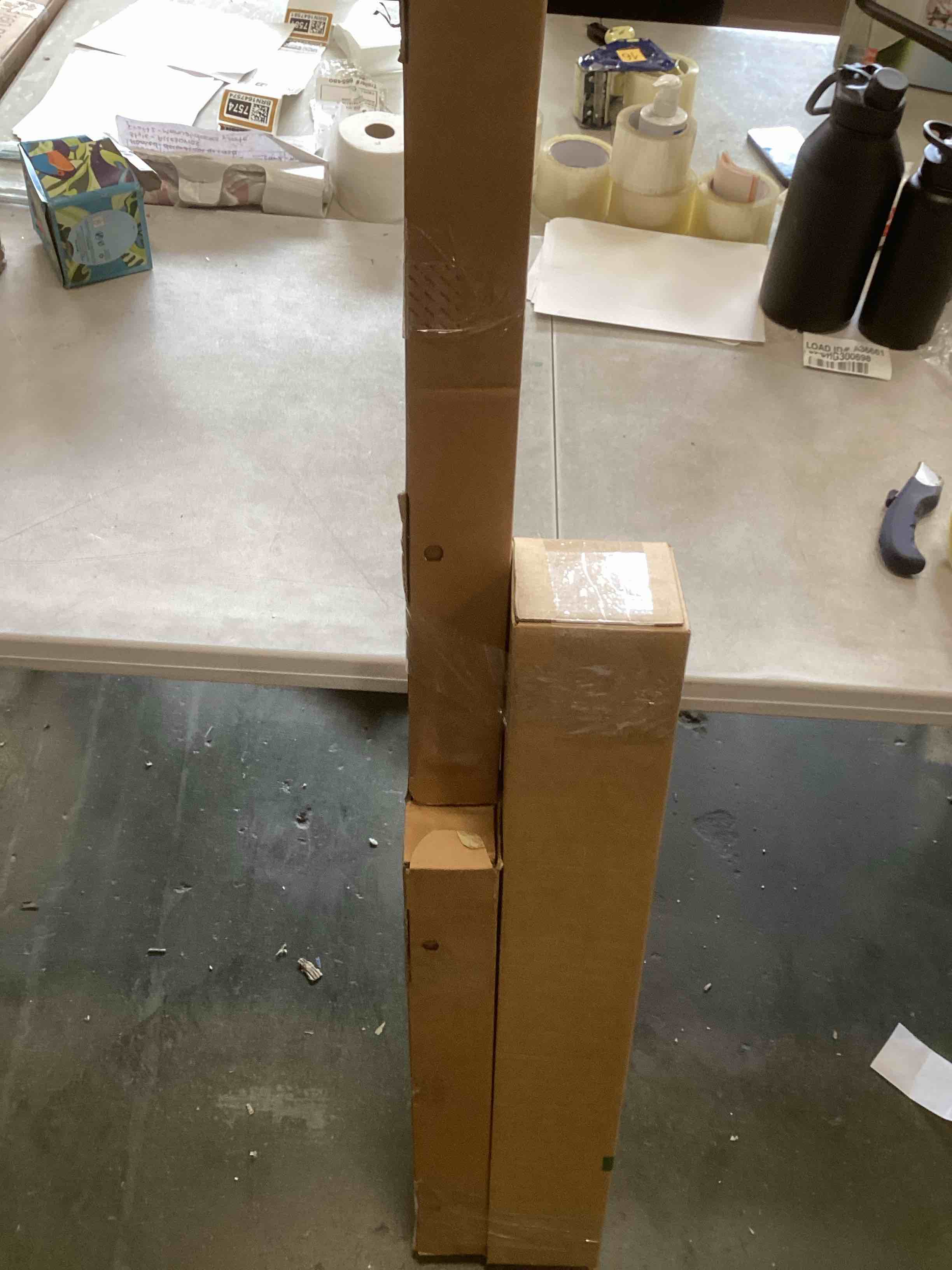 https://s3.amazonaws.com/lotting-images-prod/bidfta/GRA1976275_1740672109697.jpeg