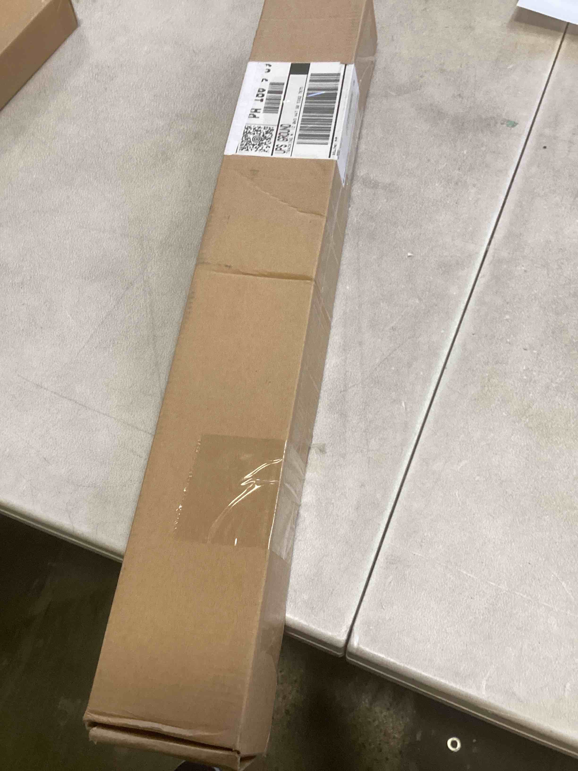 https://s3.amazonaws.com/lotting-images-prod/bidfta/GRA1976584_1740774657036.jpeg