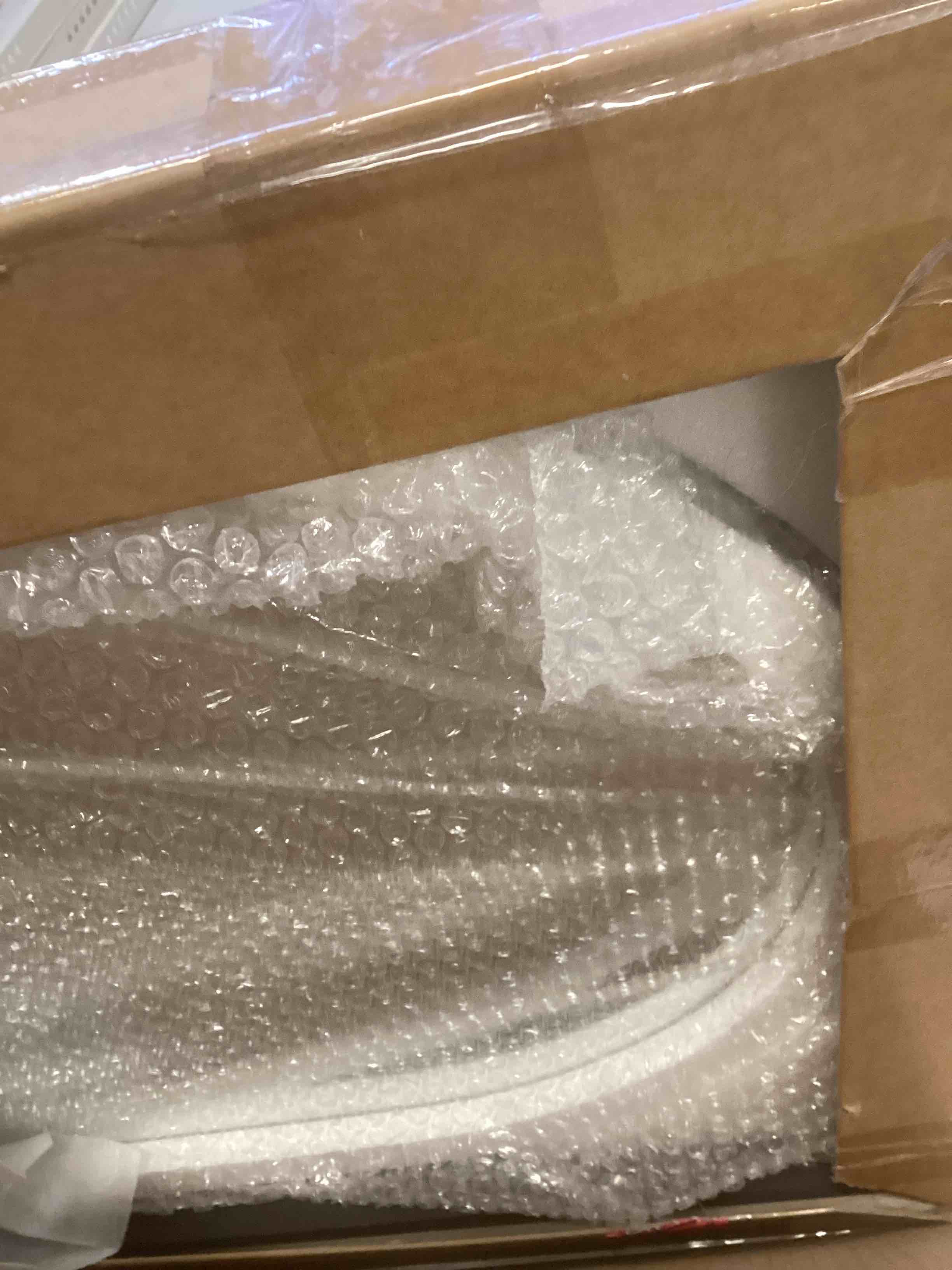 https://s3.amazonaws.com/lotting-images-prod/bidfta/GRA1976593_1740775981928.jpeg